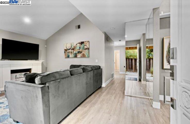 Detail Gallery Image 10 of 29 For 5399 Garrison Cir, San Jose,  CA 95123 - 3 Beds | 2 Baths