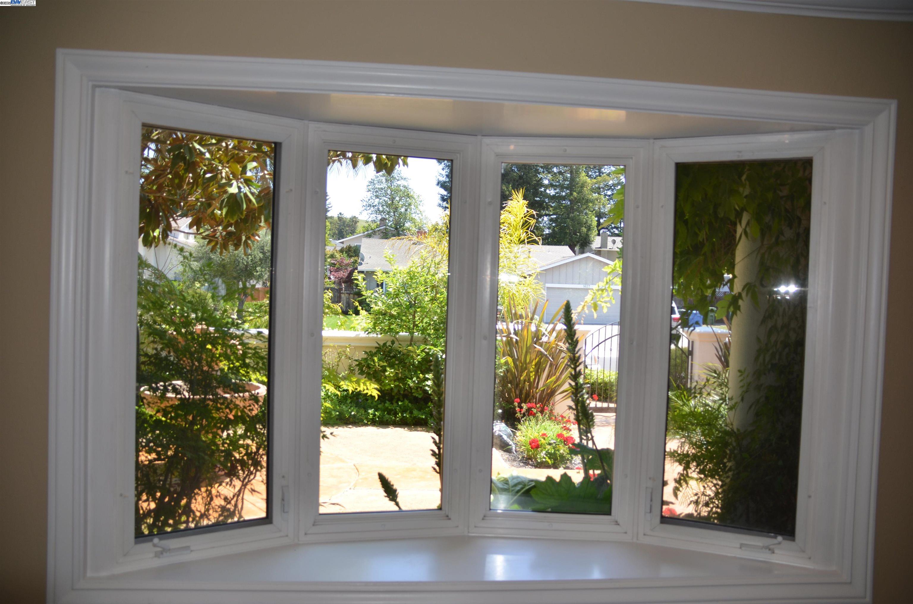 Detail Gallery Image 10 of 50 For 1626 Harlan Dr, Danville,  CA 94526 - 5 Beds | 2/1 Baths