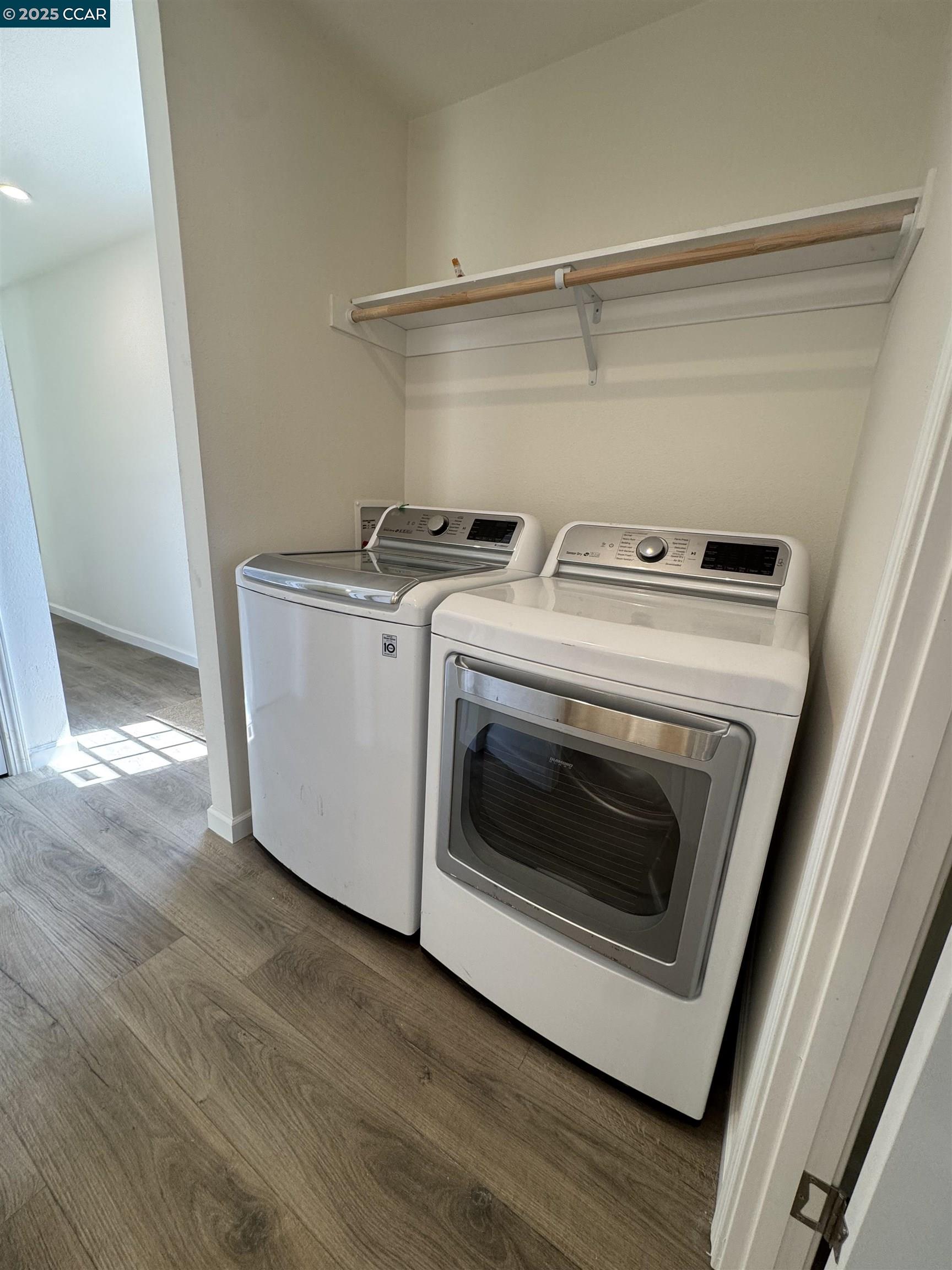 Detail Gallery Image 9 of 11 For 418 N School St, Lodi,  CA 95240 - 3 Beds | 2 Baths
