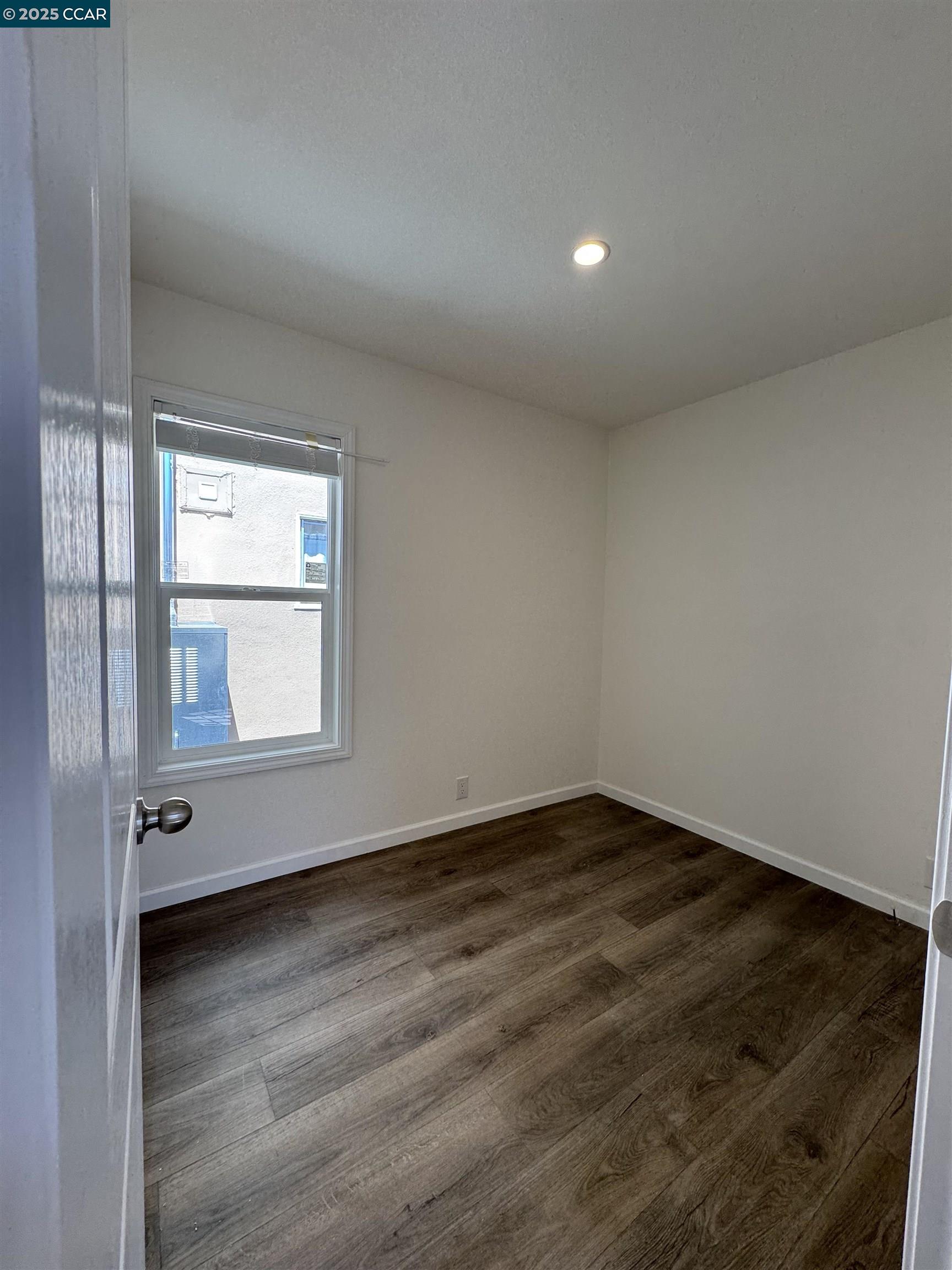 Detail Gallery Image 10 of 11 For 418 N School St, Lodi,  CA 95240 - 3 Beds | 2 Baths
