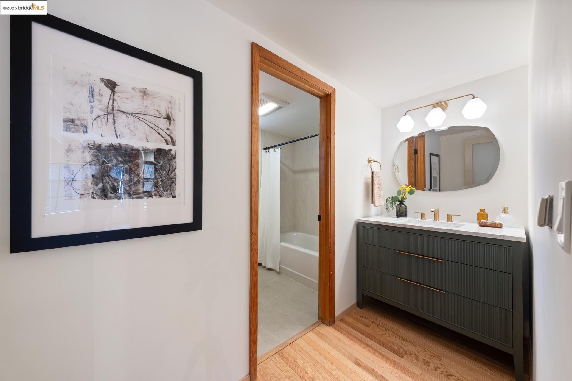 Detail Gallery Image 11 of 57 For 2686 Shasta Road, Berkeley,  CA 94708 - 3 Beds | 2/1 Baths