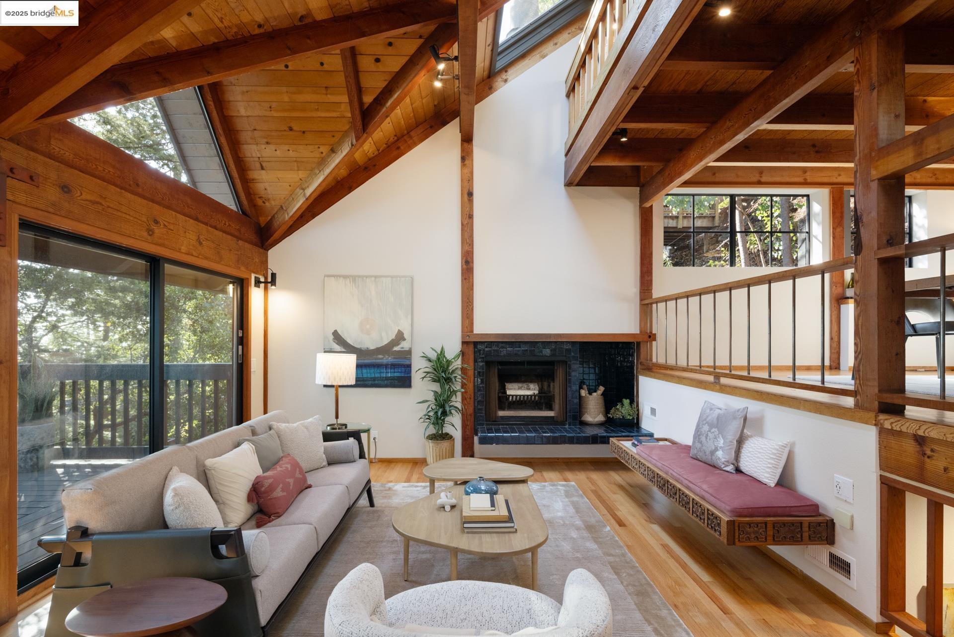 Detail Gallery Image 17 of 57 For 2686 Shasta Road, Berkeley,  CA 94708 - 3 Beds | 2/1 Baths