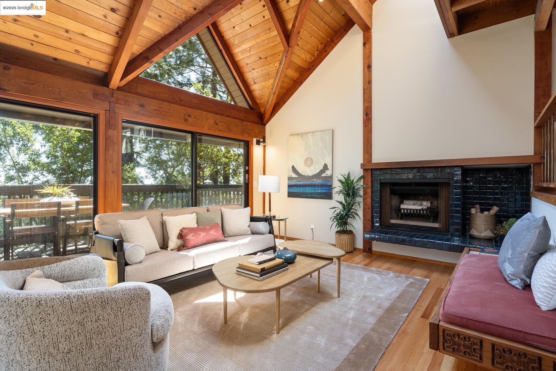 Detail Gallery Image 19 of 57 For 2686 Shasta Road, Berkeley,  CA 94708 - 3 Beds | 2/1 Baths