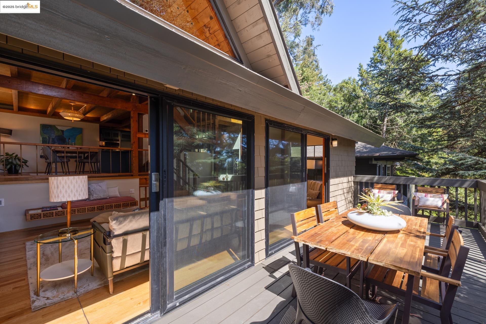 Detail Gallery Image 21 of 57 For 2686 Shasta Road, Berkeley,  CA 94708 - 3 Beds | 2/1 Baths