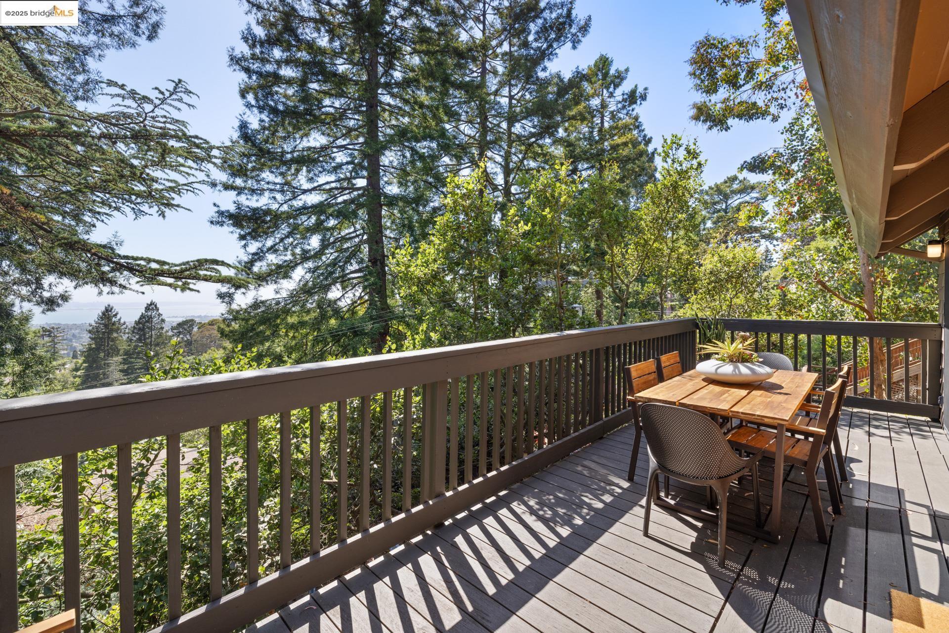 Detail Gallery Image 22 of 57 For 2686 Shasta Road, Berkeley,  CA 94708 - 3 Beds | 2/1 Baths