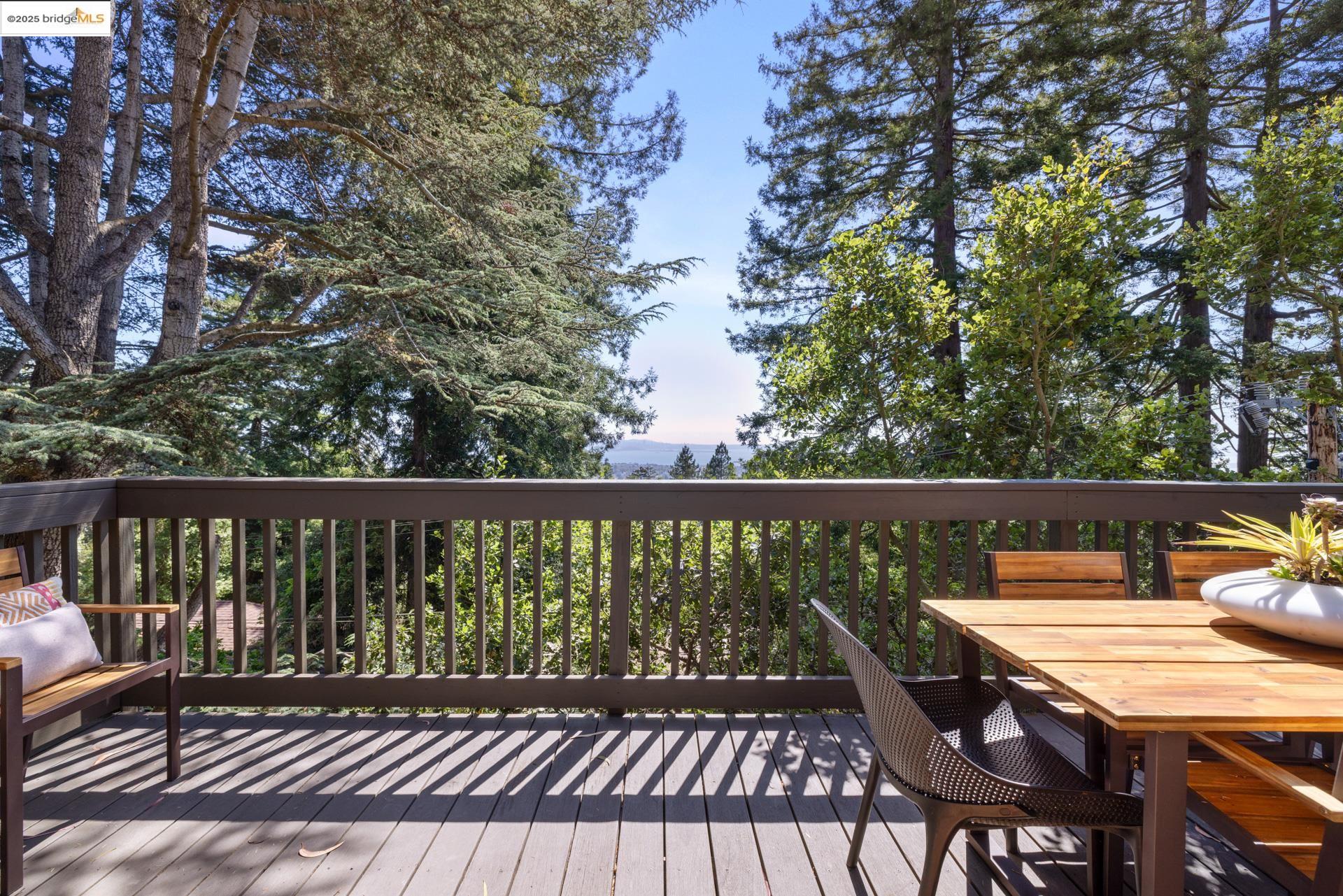 Detail Gallery Image 23 of 57 For 2686 Shasta Road, Berkeley,  CA 94708 - 3 Beds | 2/1 Baths