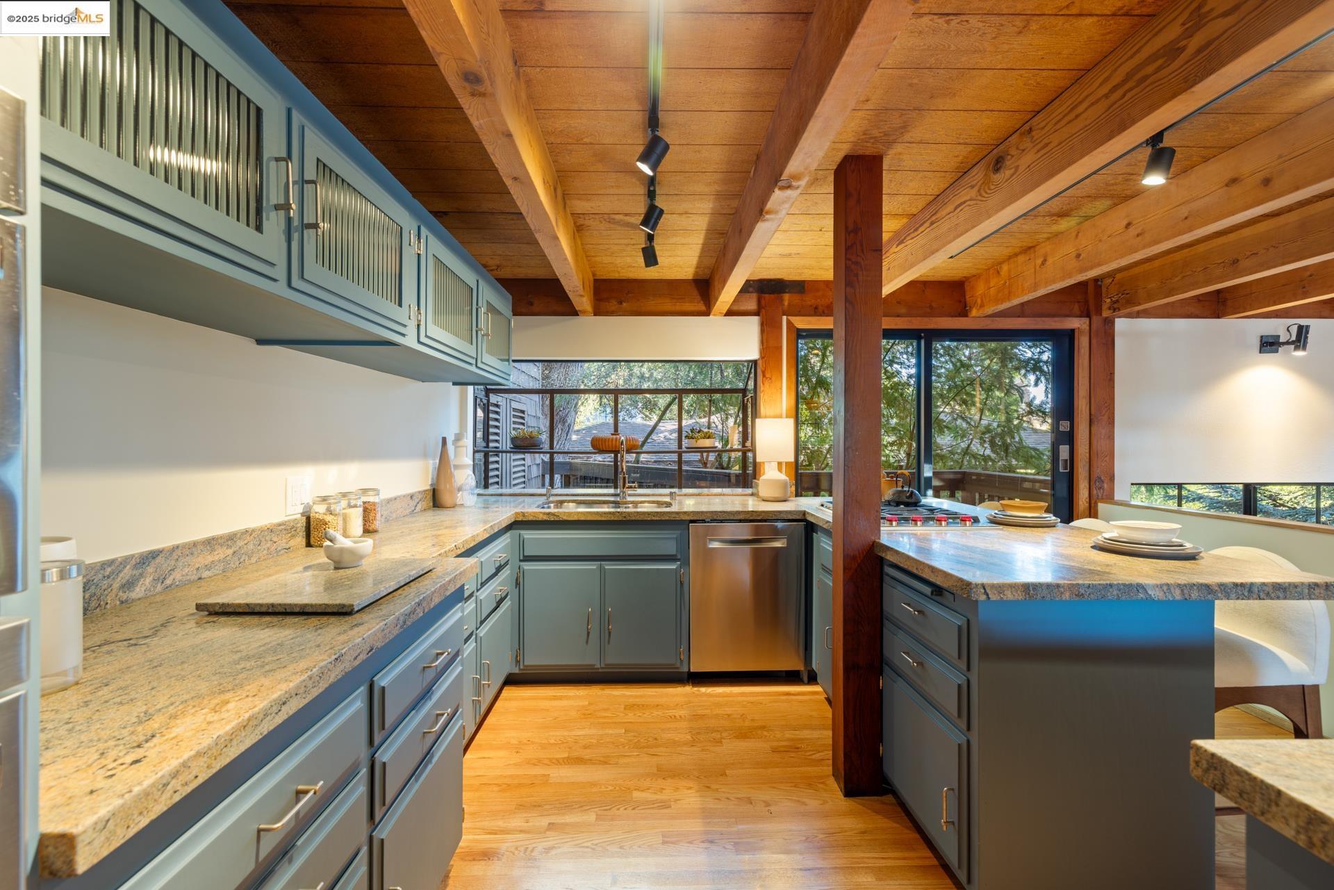 Detail Gallery Image 30 of 57 For 2686 Shasta Road, Berkeley,  CA 94708 - 3 Beds | 2/1 Baths