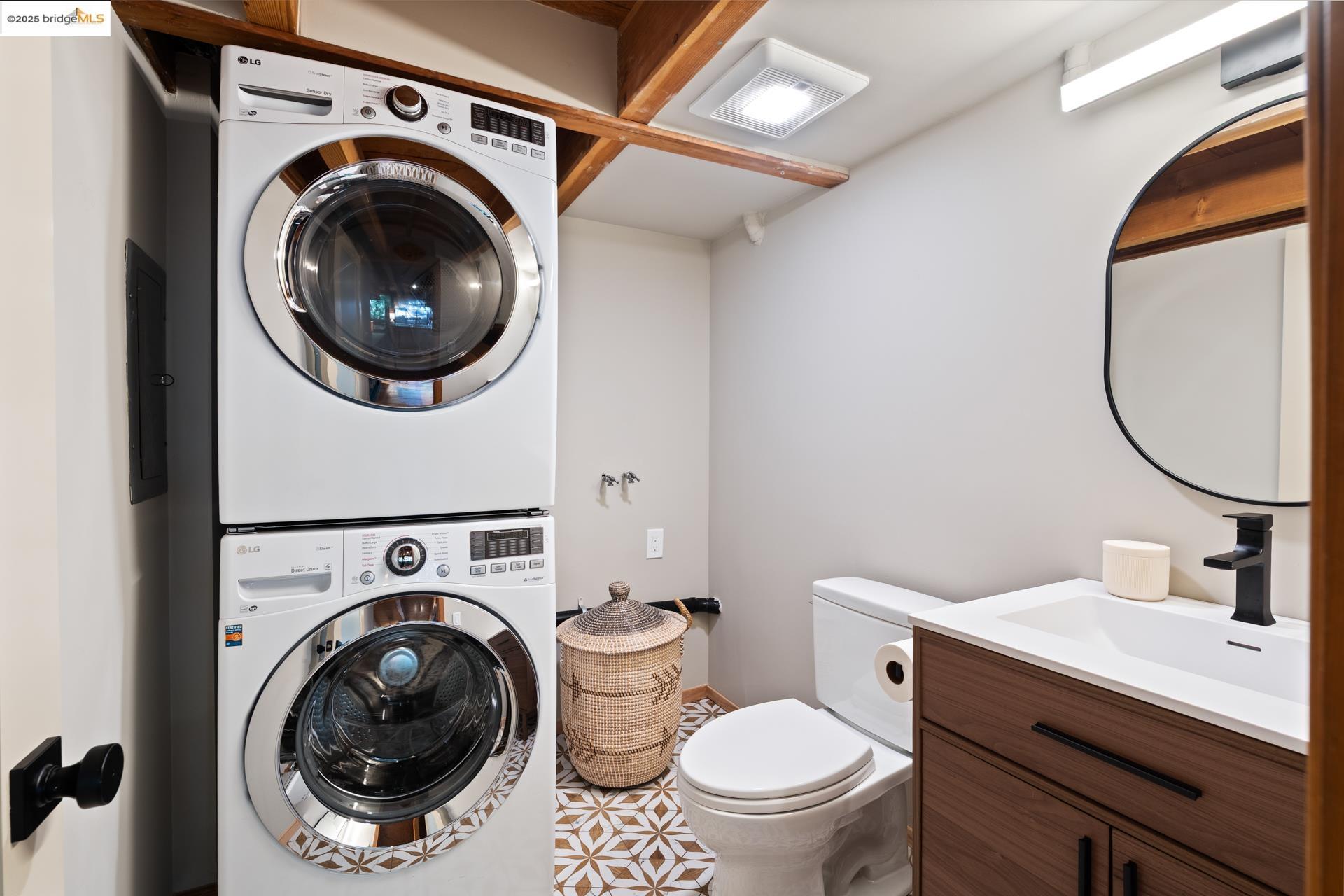 Detail Gallery Image 35 of 57 For 2686 Shasta Road, Berkeley,  CA 94708 - 3 Beds | 2/1 Baths