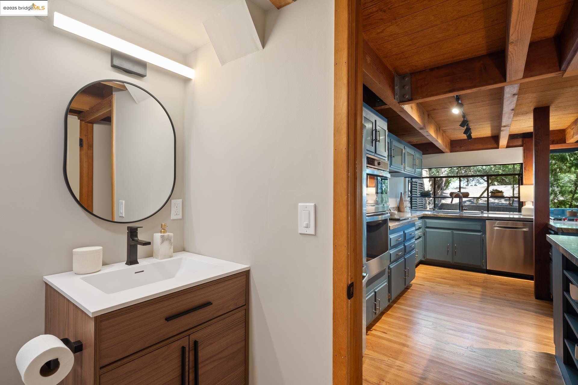 Detail Gallery Image 36 of 57 For 2686 Shasta Road, Berkeley,  CA 94708 - 3 Beds | 2/1 Baths
