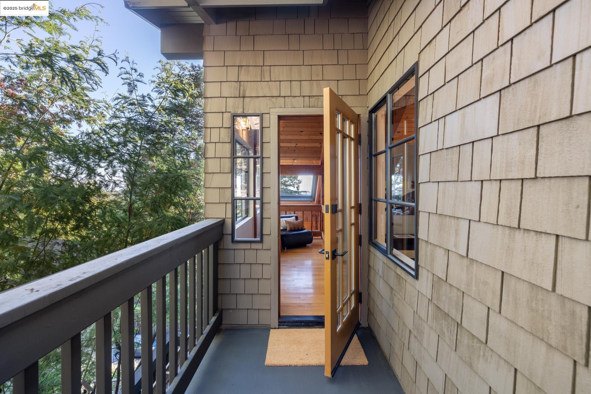 Detail Gallery Image 45 of 57 For 2686 Shasta Road, Berkeley,  CA 94708 - 3 Beds | 2/1 Baths