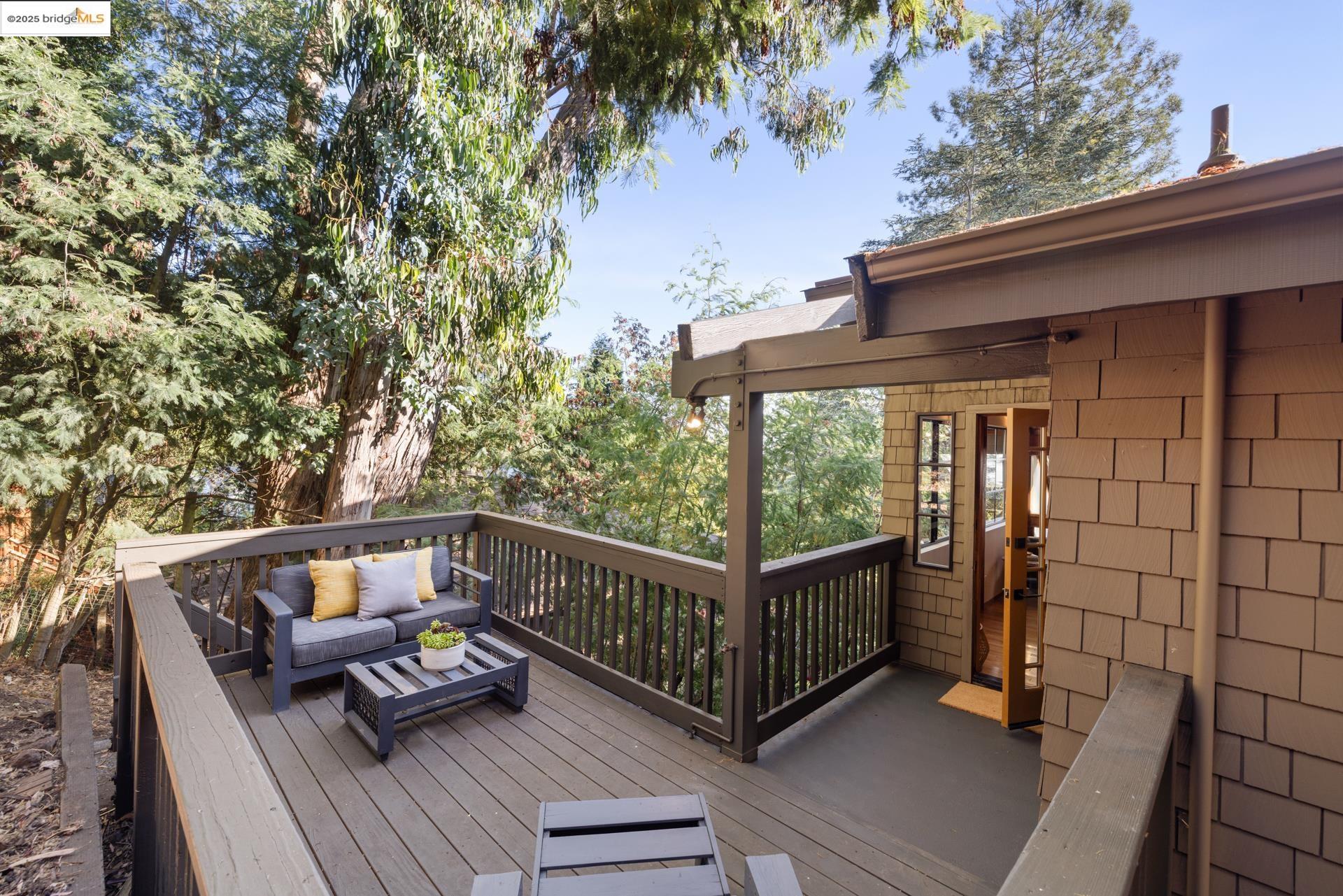 Detail Gallery Image 46 of 57 For 2686 Shasta Road, Berkeley,  CA 94708 - 3 Beds | 2/1 Baths