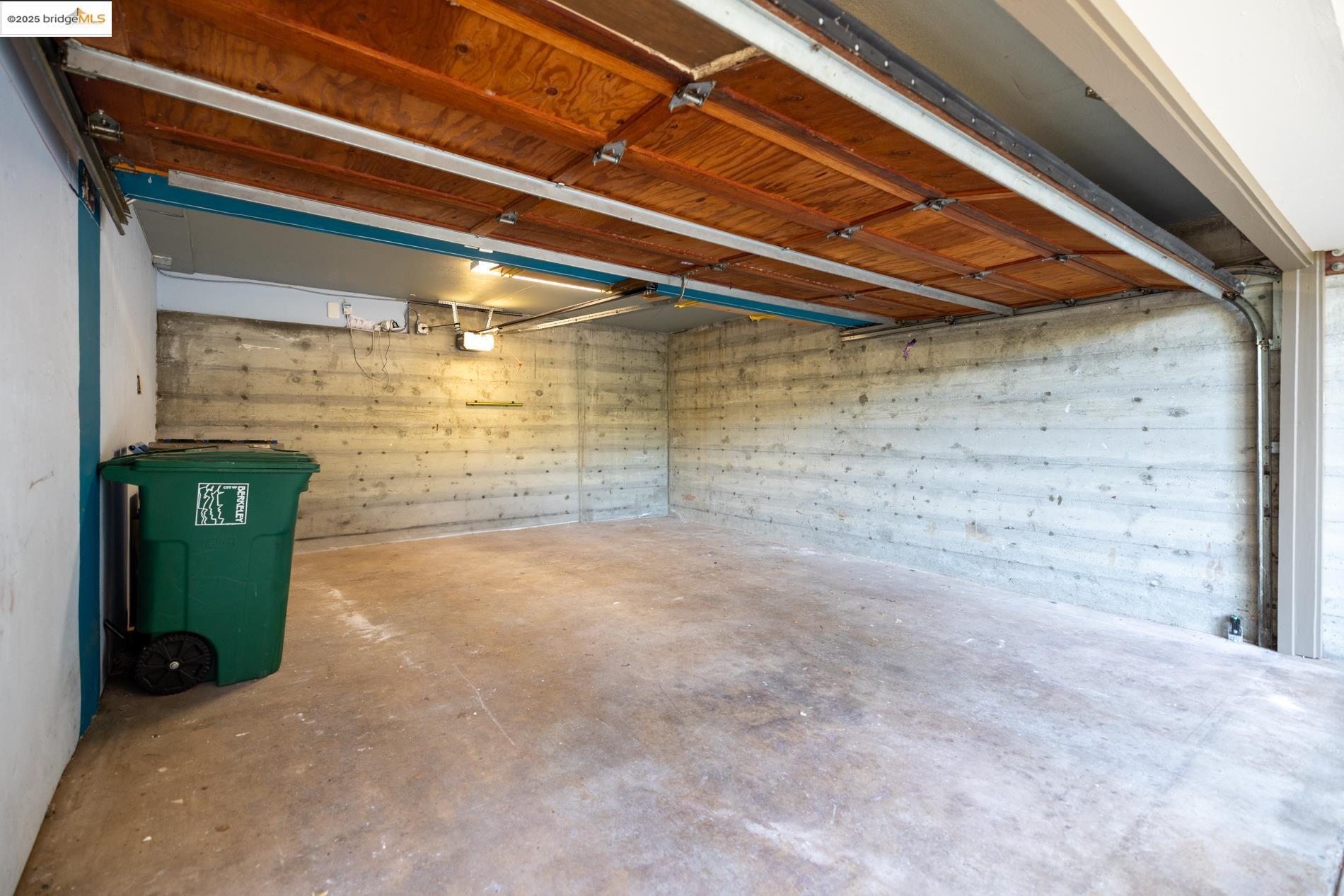 Detail Gallery Image 52 of 57 For 2686 Shasta Road, Berkeley,  CA 94708 - 3 Beds | 2/1 Baths