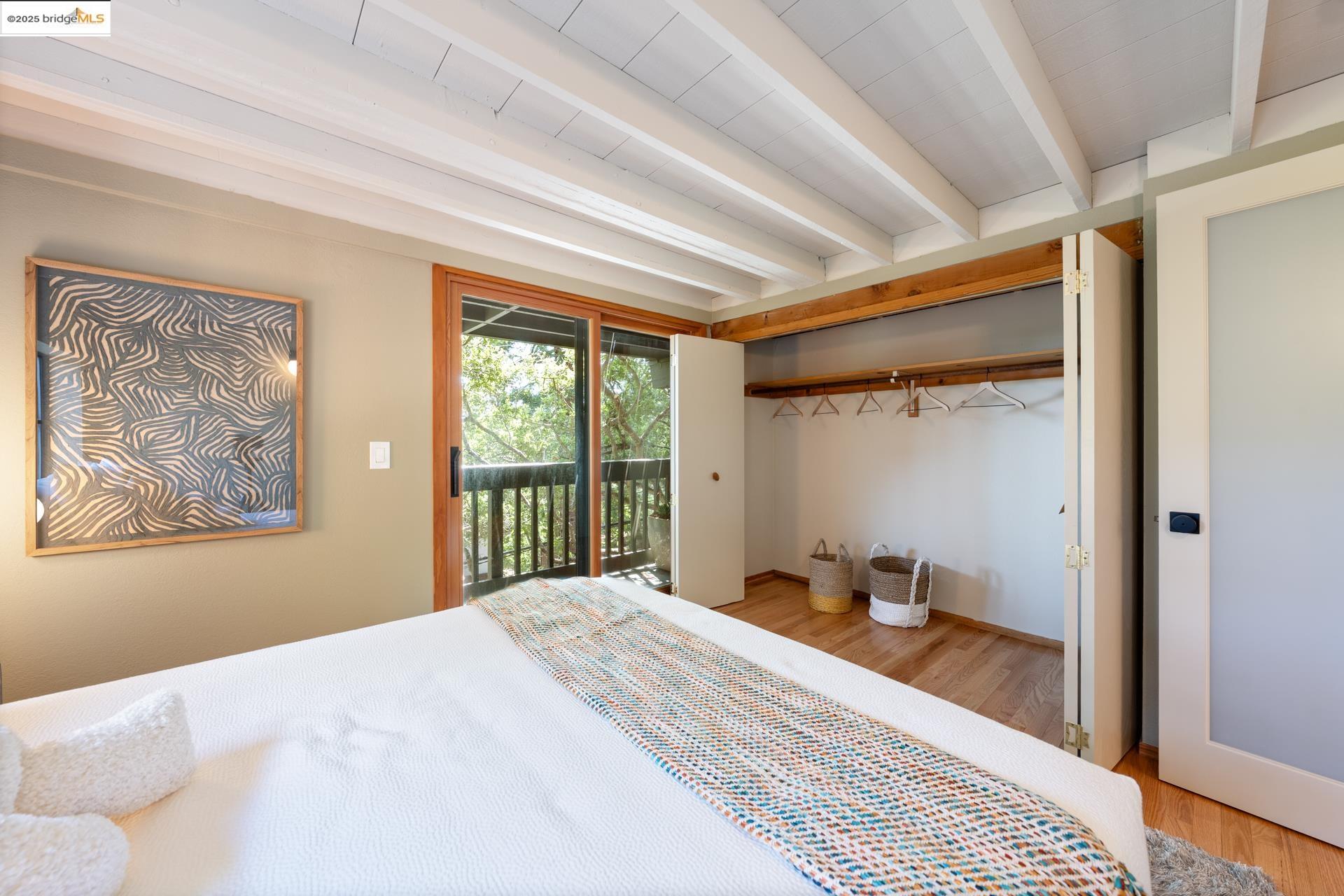 Detail Gallery Image 8 of 57 For 2686 Shasta Road, Berkeley,  CA 94708 - 3 Beds | 2/1 Baths