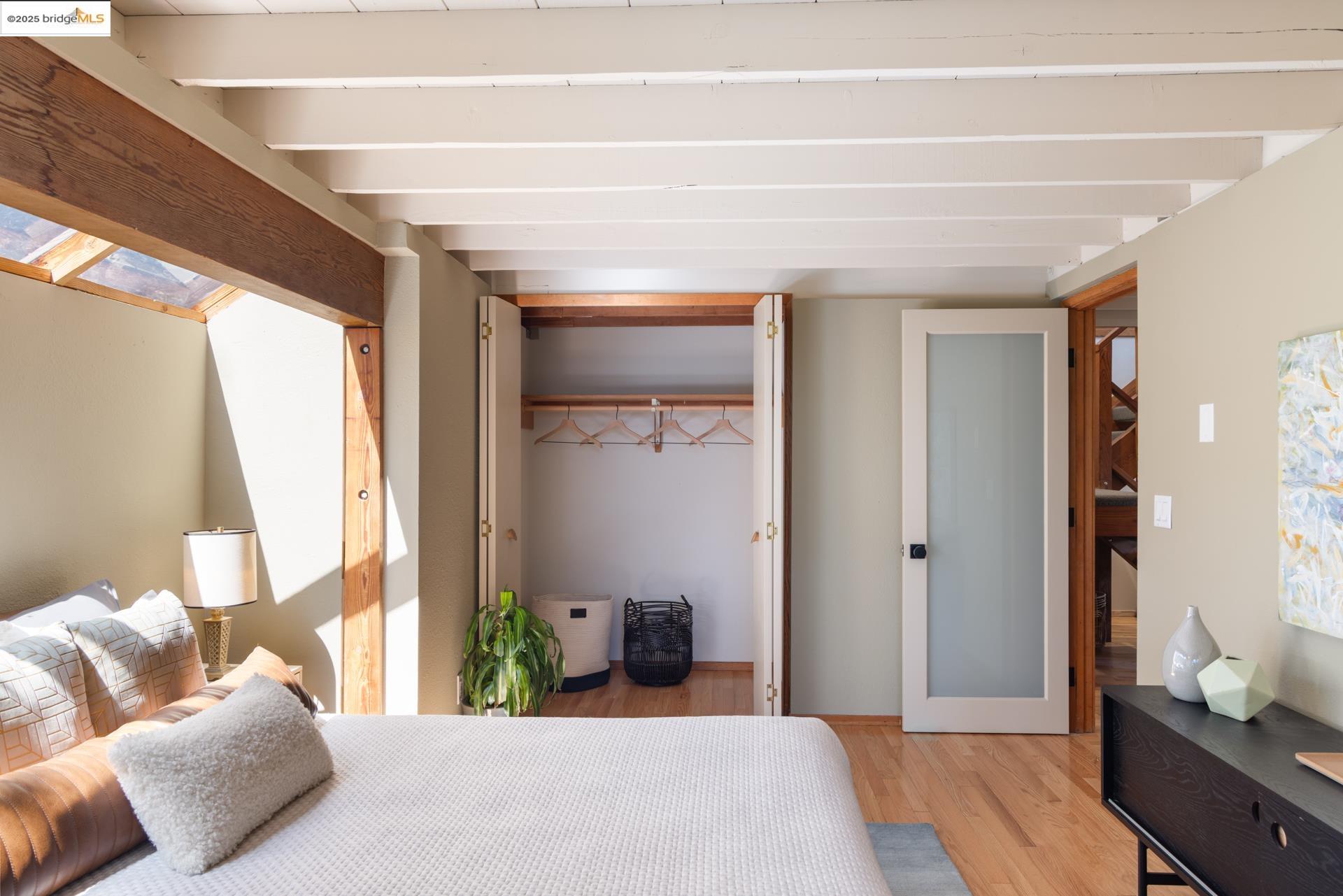 Detail Gallery Image 9 of 57 For 2686 Shasta Road, Berkeley,  CA 94708 - 3 Beds | 2/1 Baths
