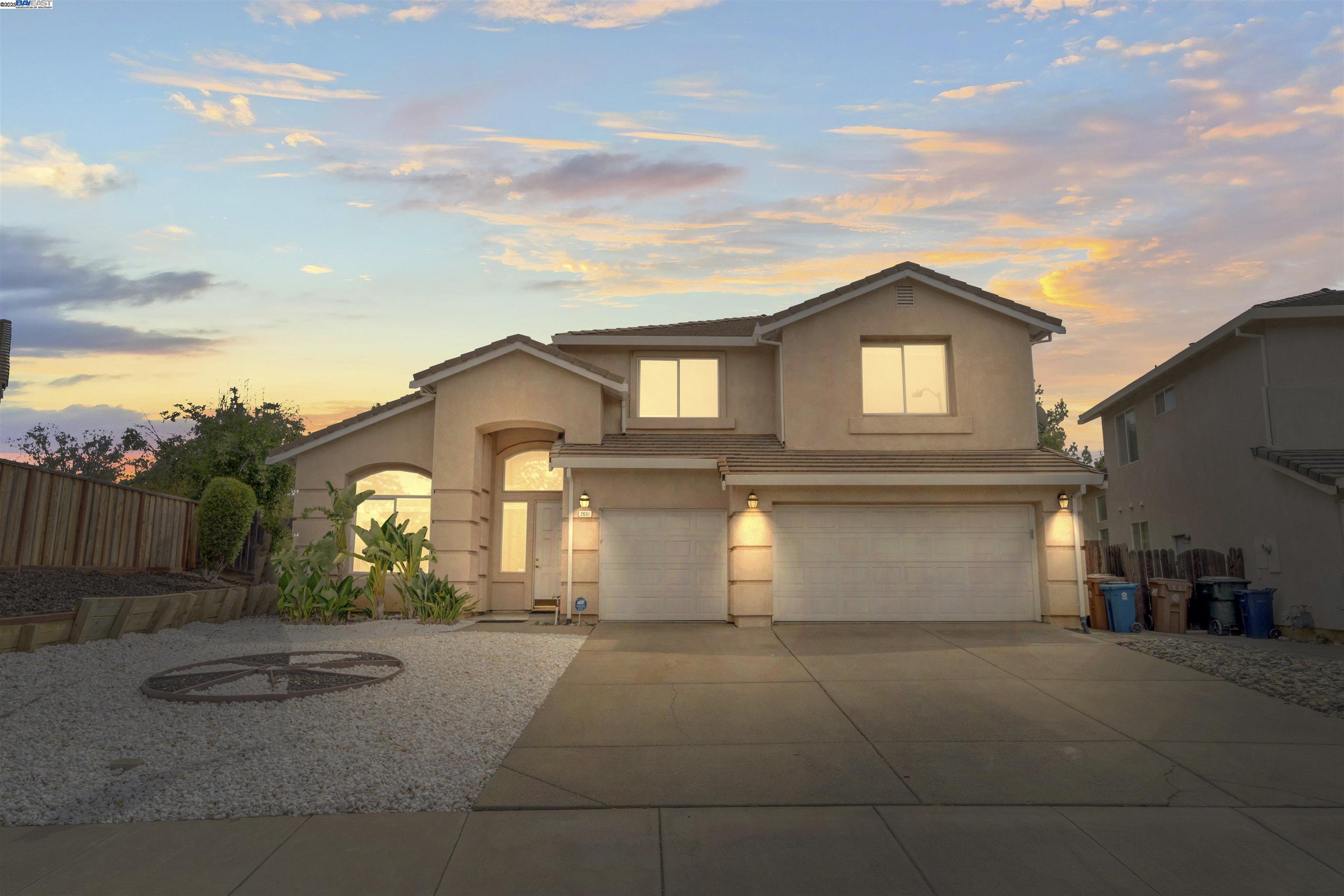 Detail Gallery Image 2 of 50 For 2601 Forty Niner Way, Antioch,  CA 94531 - 4 Beds | 2/1 Baths