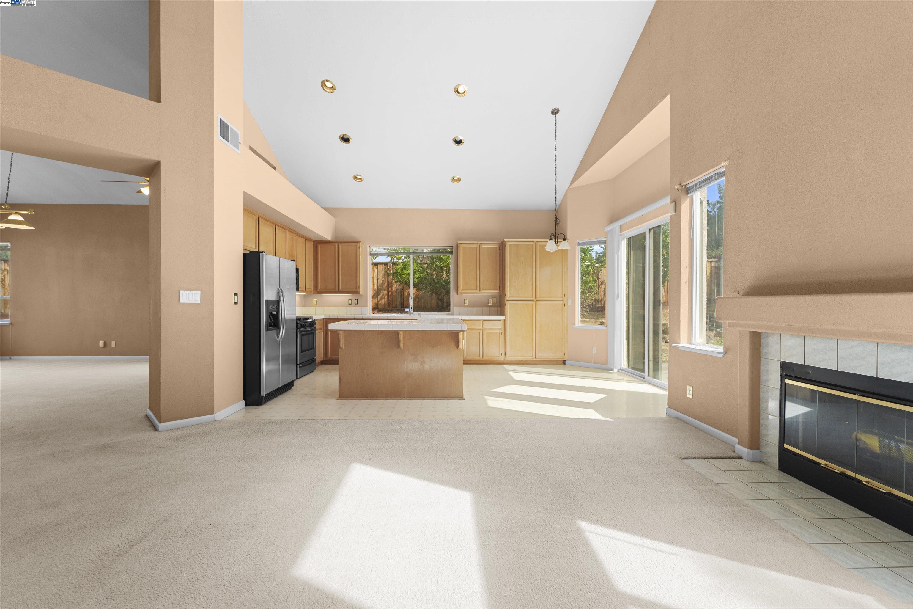 Detail Gallery Image 12 of 50 For 2601 Forty Niner Way, Antioch,  CA 94531 - 4 Beds | 2/1 Baths