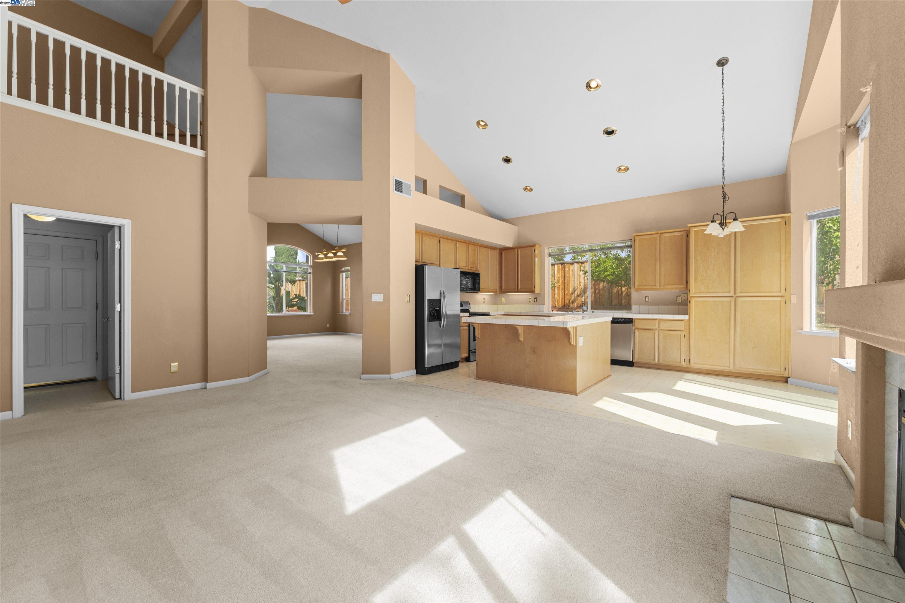 Detail Gallery Image 13 of 50 For 2601 Forty Niner Way, Antioch,  CA 94531 - 4 Beds | 2/1 Baths