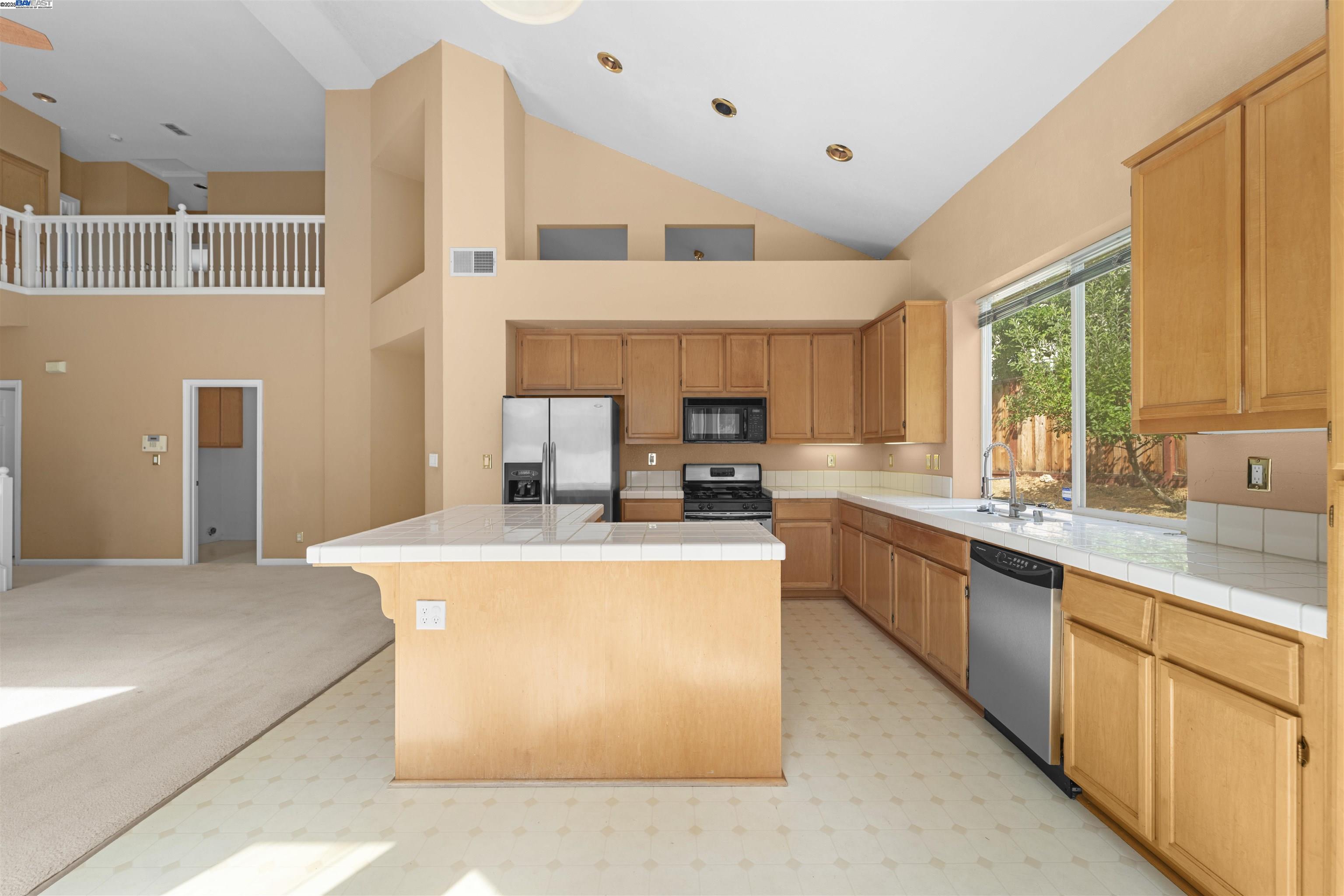Detail Gallery Image 15 of 50 For 2601 Forty Niner Way, Antioch,  CA 94531 - 4 Beds | 2/1 Baths