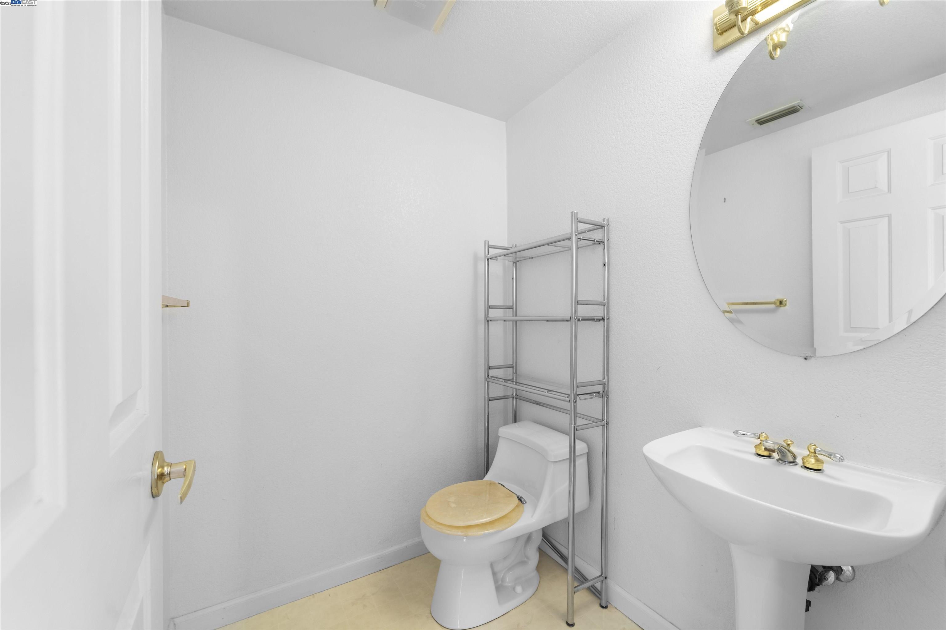 Detail Gallery Image 20 of 50 For 2601 Forty Niner Way, Antioch,  CA 94531 - 4 Beds | 2/1 Baths