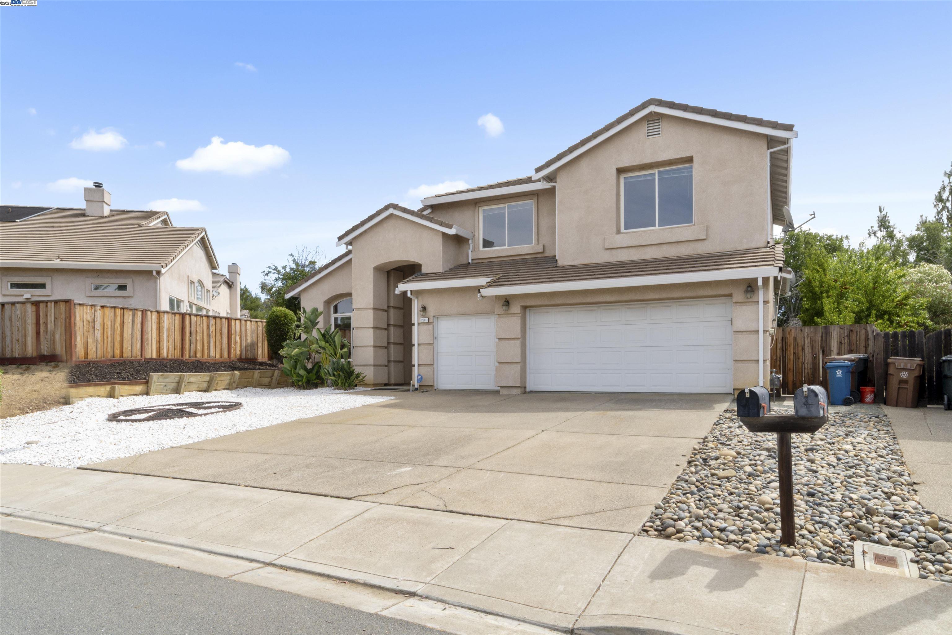 Detail Gallery Image 3 of 50 For 2601 Forty Niner Way, Antioch,  CA 94531 - 4 Beds | 2/1 Baths