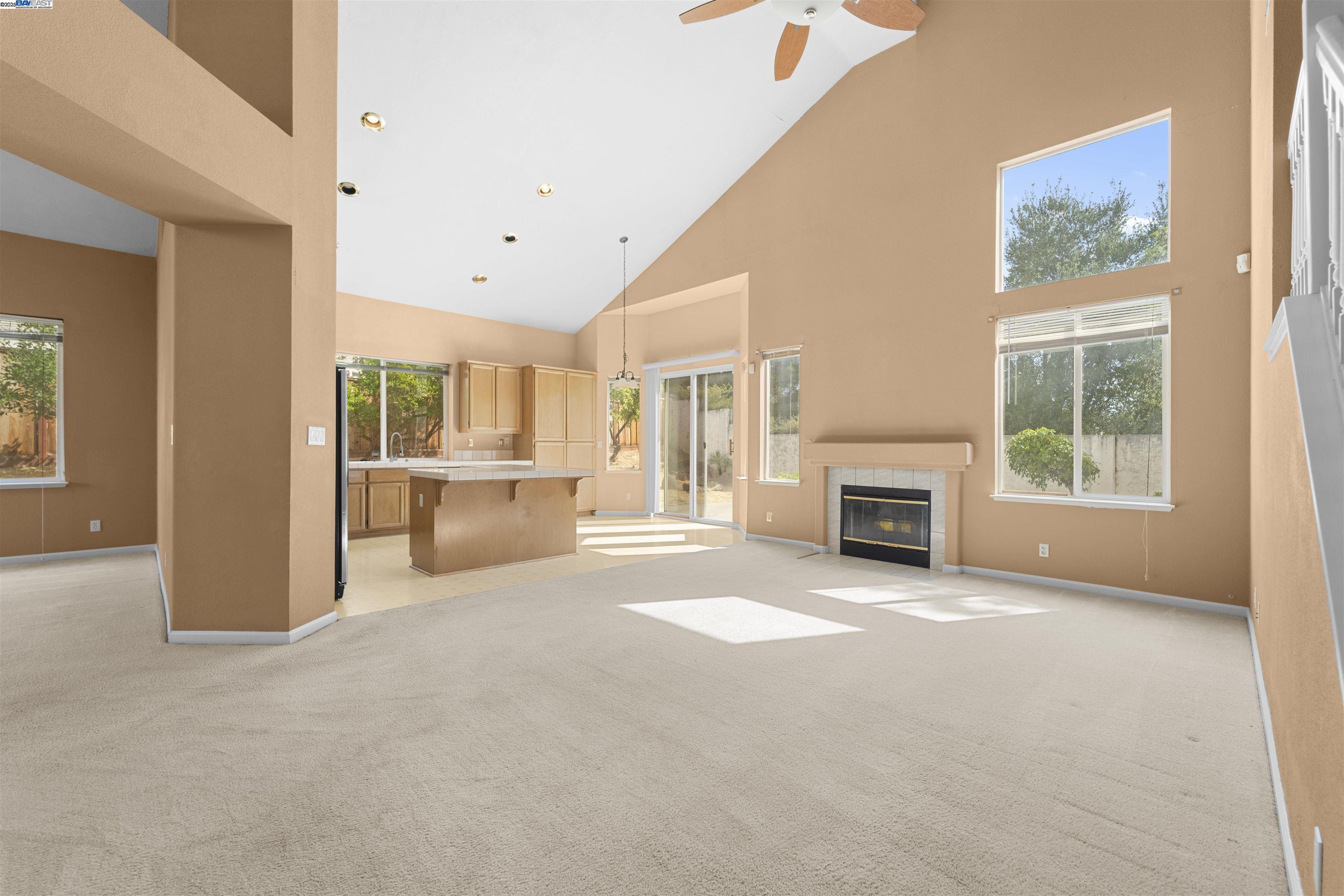 Detail Gallery Image 8 of 50 For 2601 Forty Niner Way, Antioch,  CA 94531 - 4 Beds | 2/1 Baths