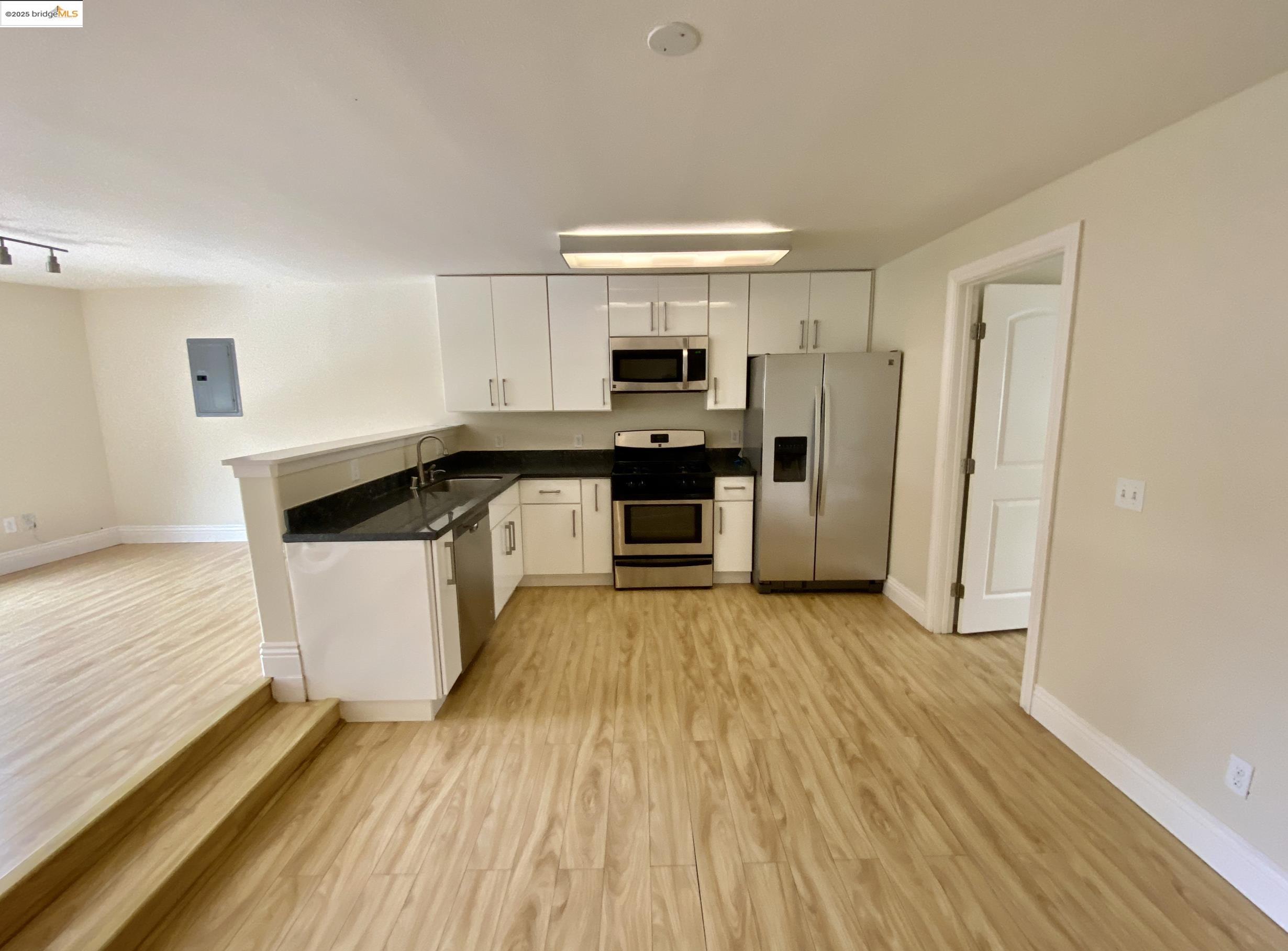 Detail Gallery Image 16 of 34 For 3607 Maple Ave, Oakland,  CA 94602 - – Beds | – Baths