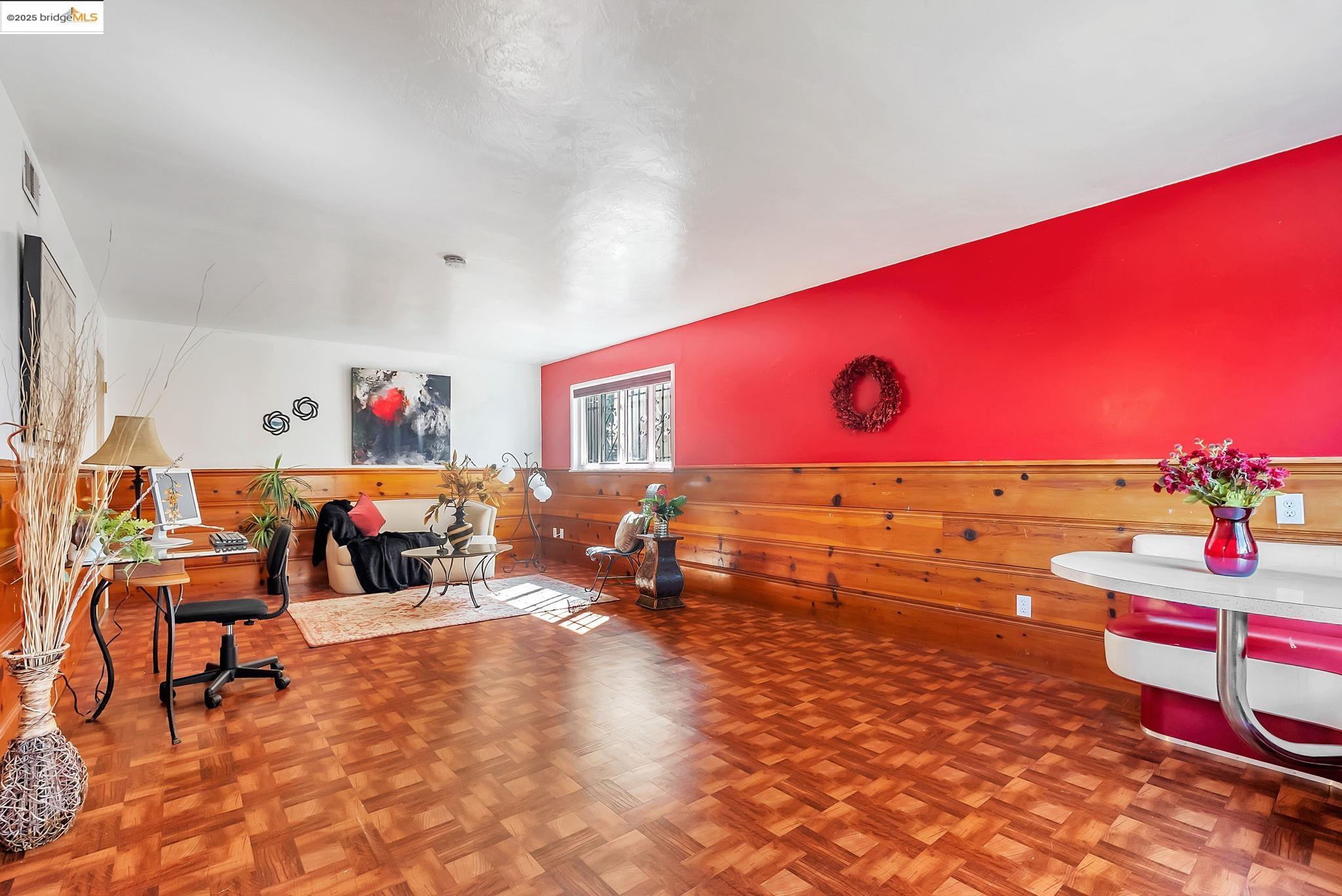 Detail Gallery Image 13 of 42 For 6941 Outlook Ave, Oakland,  CA 94605 - 3 Beds | 2 Baths