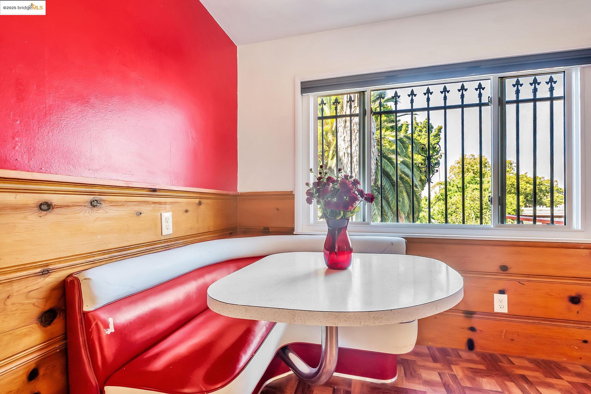 Detail Gallery Image 22 of 42 For 6941 Outlook Ave, Oakland,  CA 94605 - 3 Beds | 2 Baths