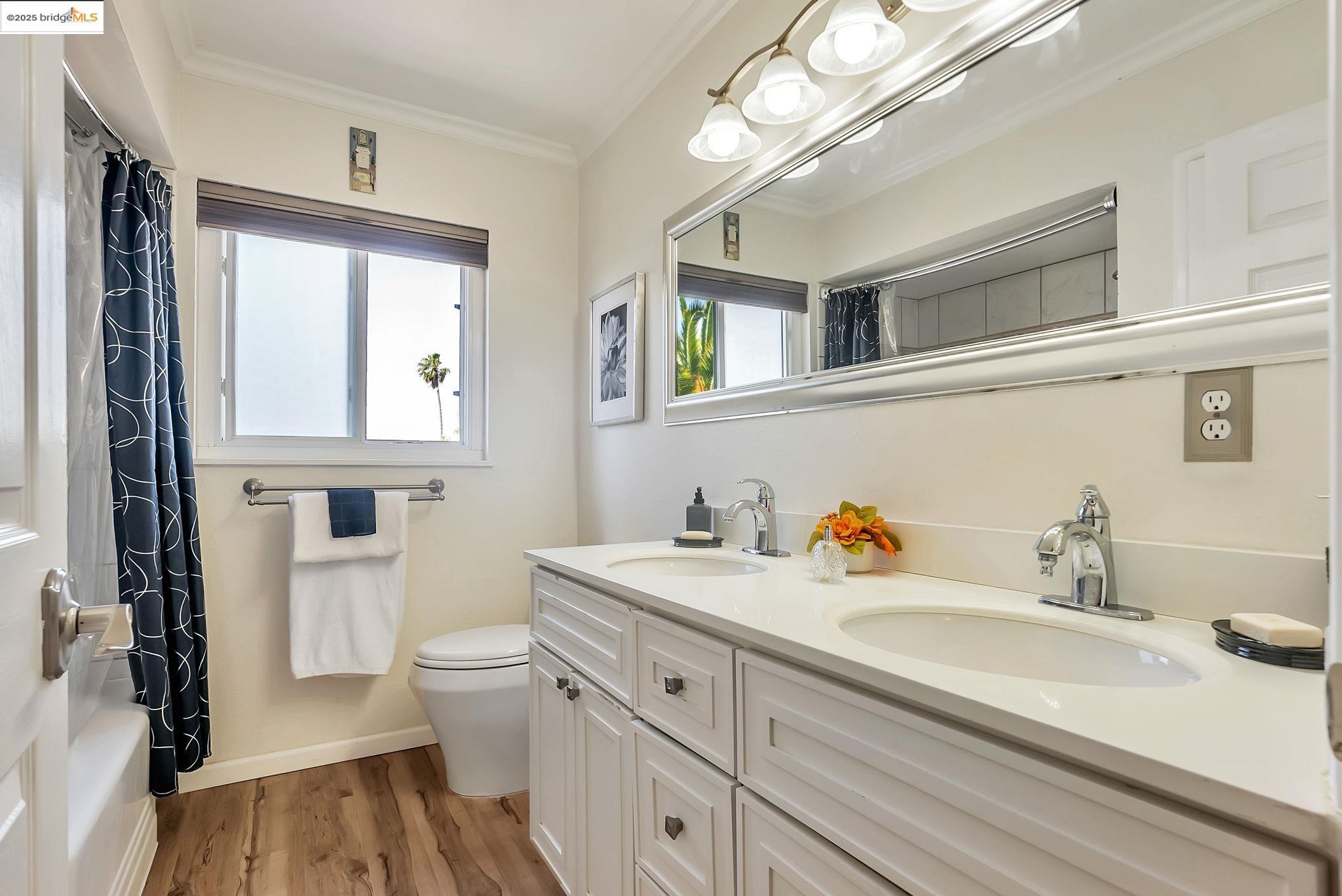 Detail Gallery Image 33 of 42 For 6941 Outlook Ave, Oakland,  CA 94605 - 3 Beds | 2 Baths