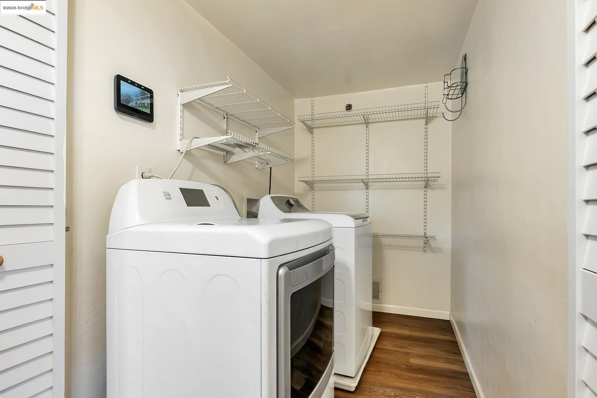 Detail Gallery Image 36 of 42 For 6941 Outlook Ave, Oakland,  CA 94605 - 3 Beds | 2 Baths