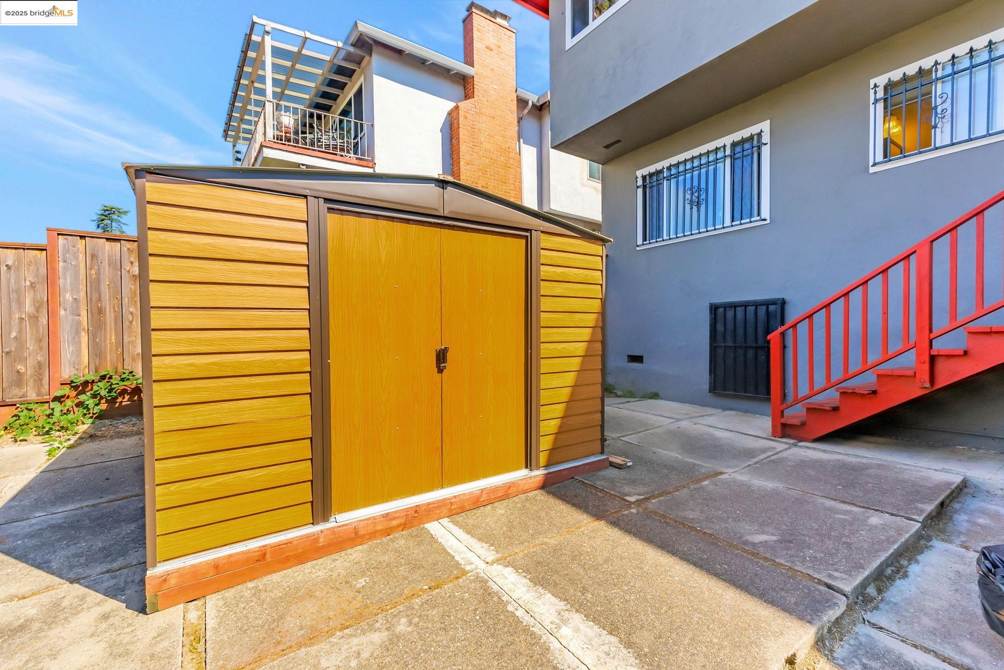 Detail Gallery Image 42 of 42 For 6941 Outlook Ave, Oakland,  CA 94605 - 3 Beds | 2 Baths