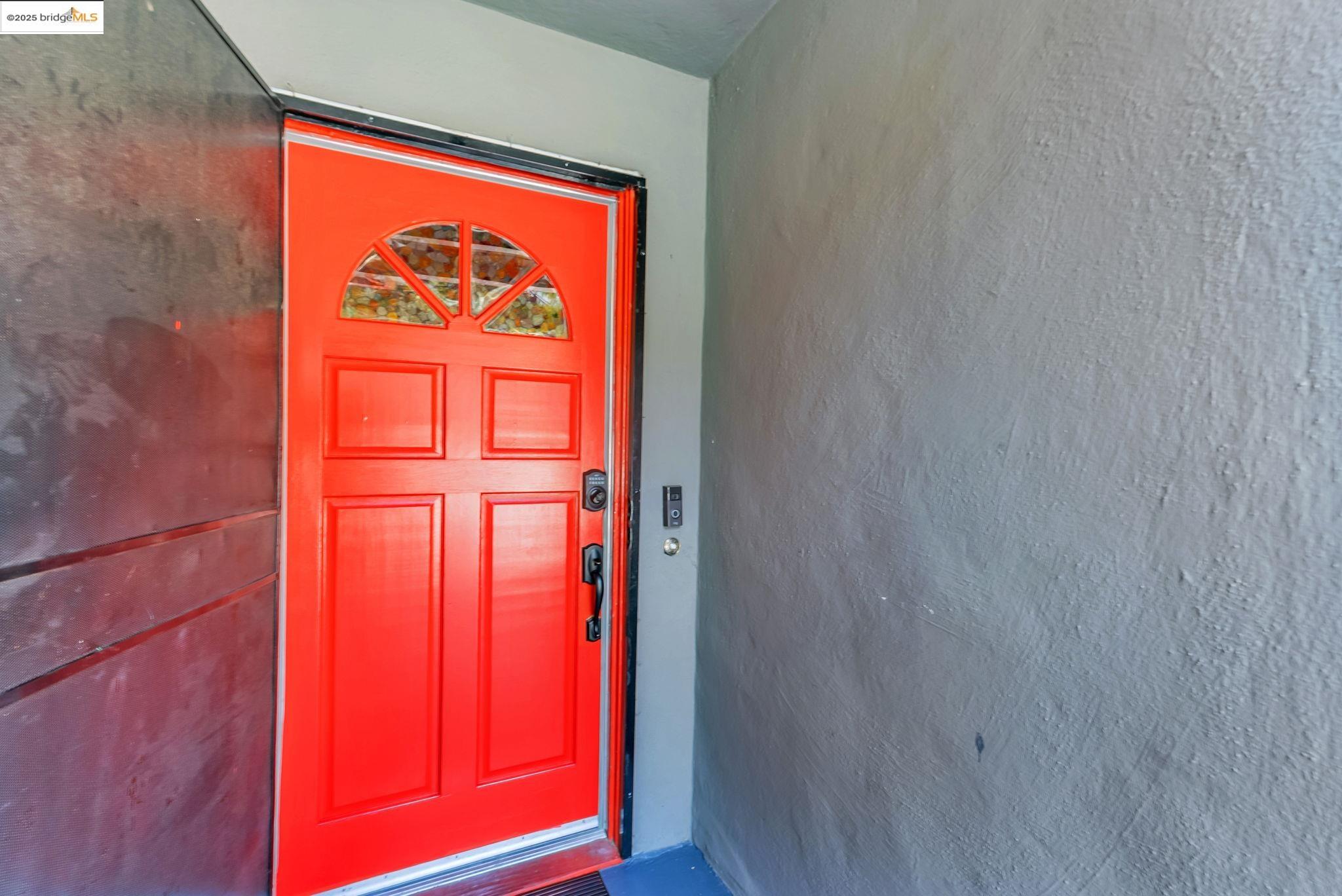 Detail Gallery Image 6 of 42 For 6941 Outlook Ave, Oakland,  CA 94605 - 3 Beds | 2 Baths