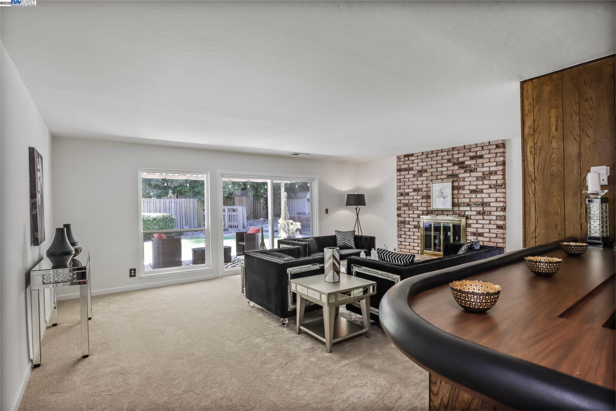 Detail Gallery Image 15 of 44 For 5778 Mountain Ct, Castro Valley,  CA 94552 - 4 Beds | 2/1 Baths