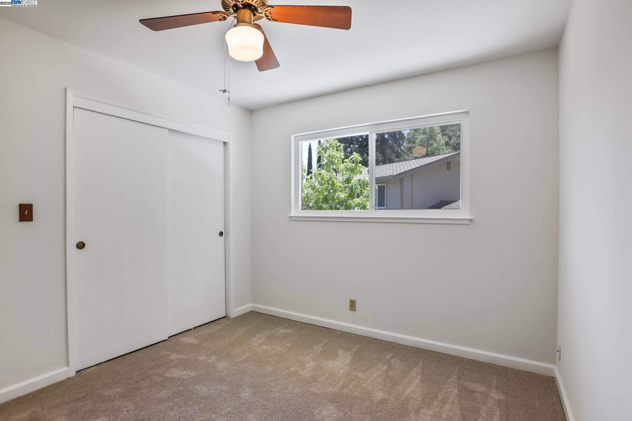 Detail Gallery Image 31 of 44 For 5778 Mountain Ct, Castro Valley,  CA 94552 - 4 Beds | 2/1 Baths