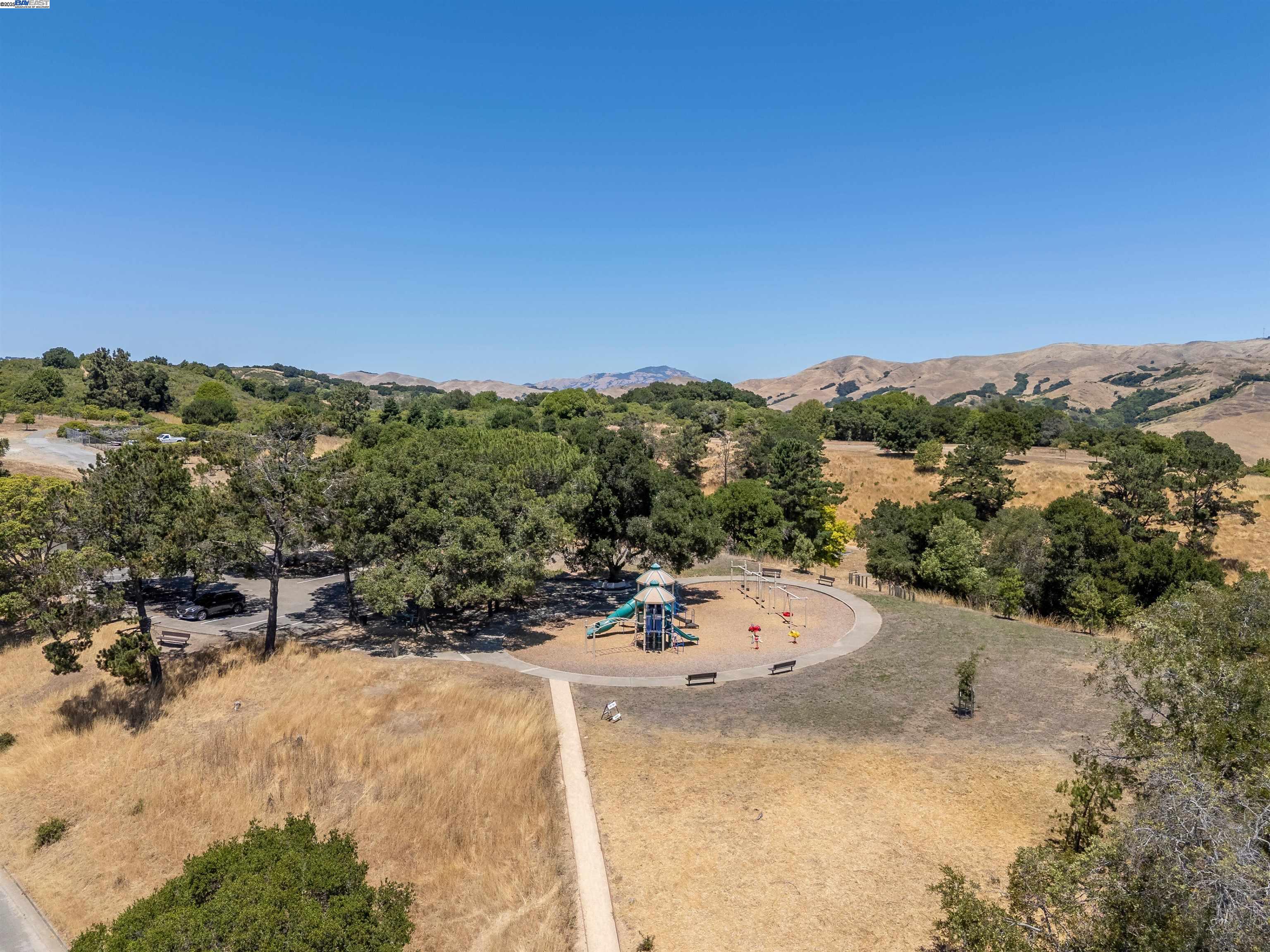 Detail Gallery Image 41 of 44 For 5778 Mountain Ct, Castro Valley,  CA 94552 - 4 Beds | 2/1 Baths