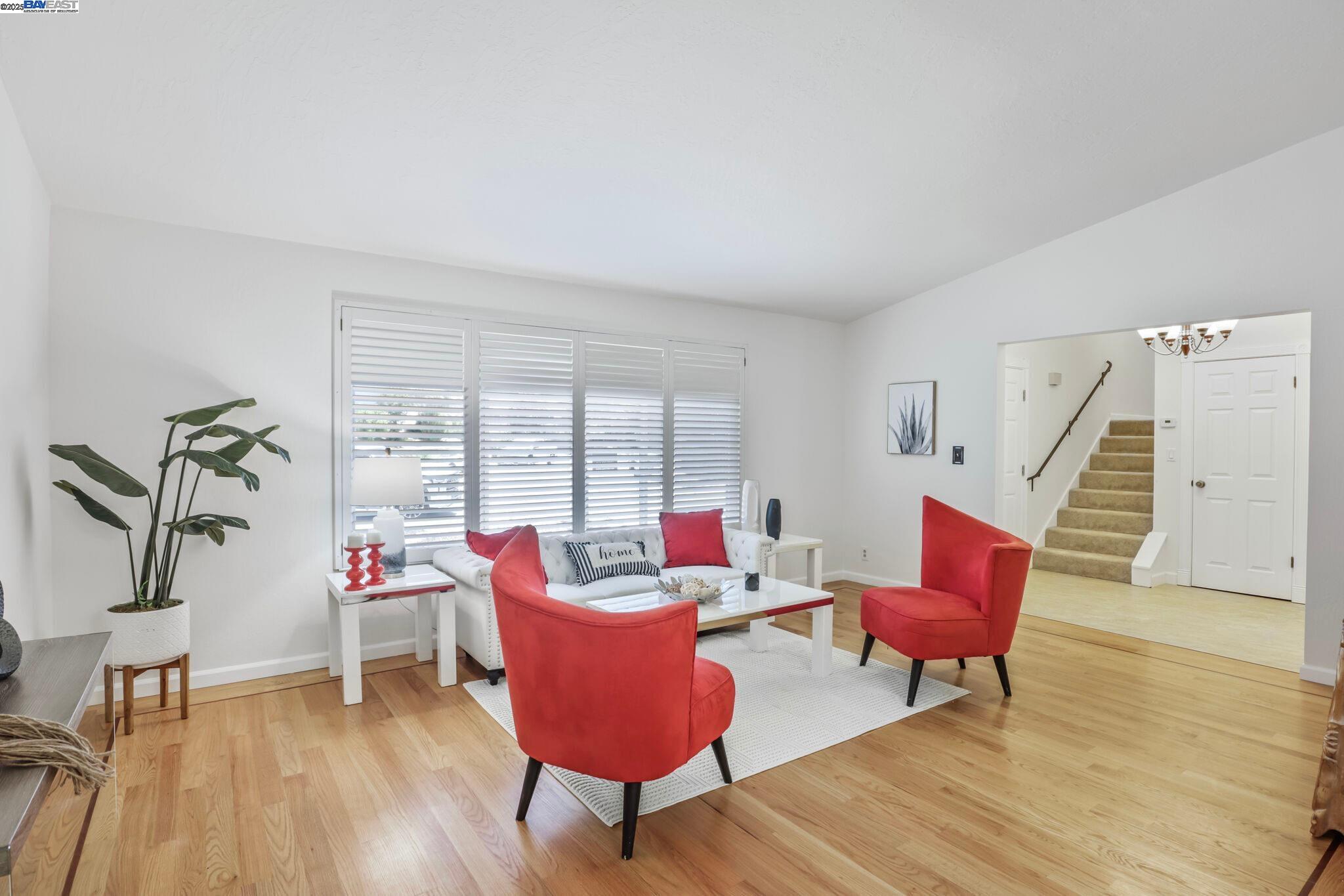 Detail Gallery Image 6 of 44 For 5778 Mountain Ct, Castro Valley,  CA 94552 - 4 Beds | 2/1 Baths