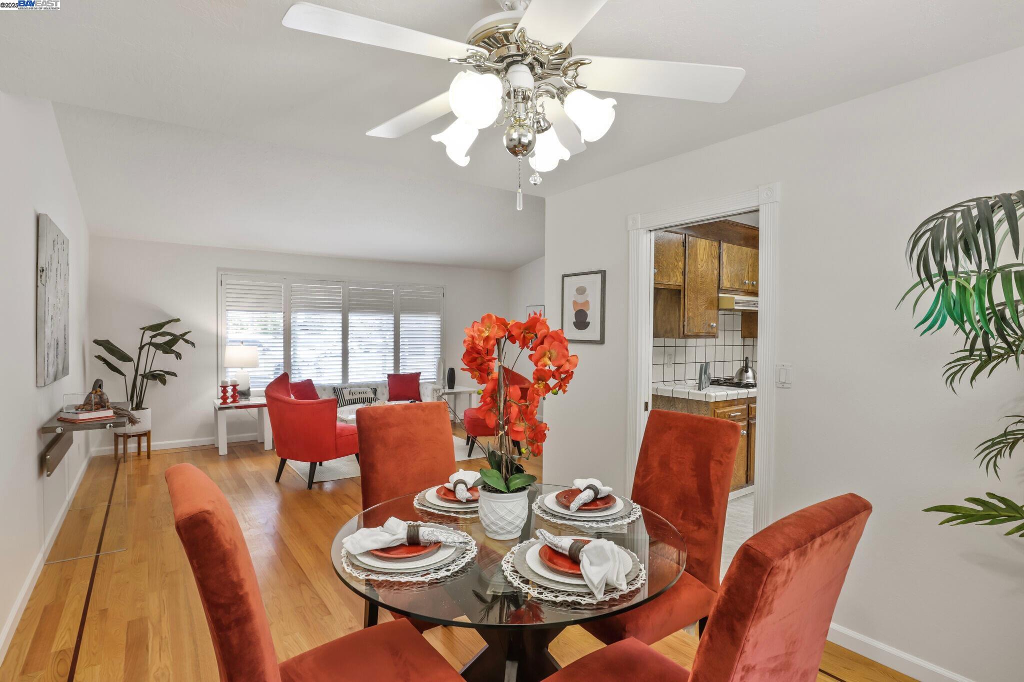 Detail Gallery Image 10 of 44 For 5778 Mountain Ct, Castro Valley,  CA 94552 - 4 Beds | 2/1 Baths