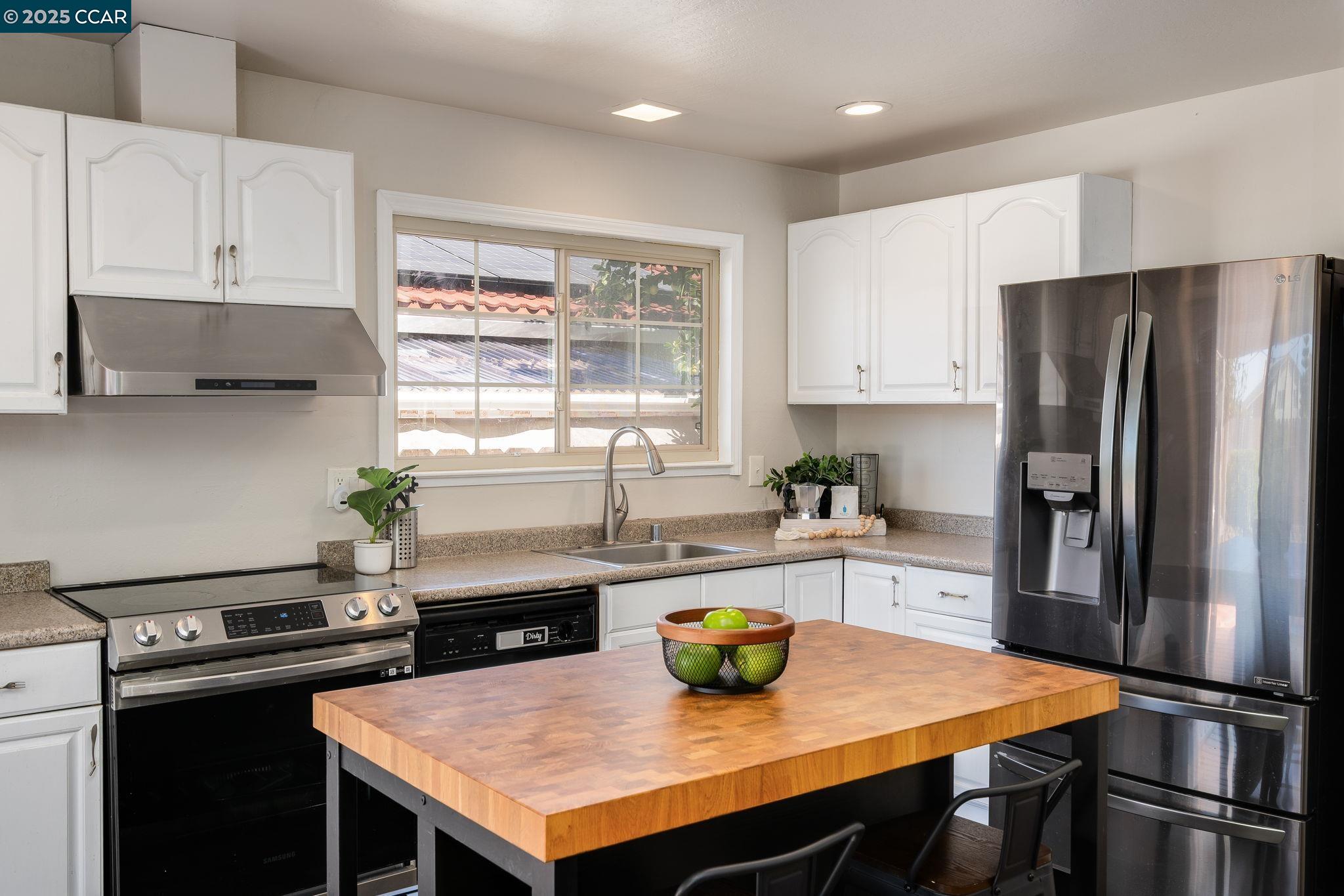 Detail Gallery Image 15 of 42 For 103 Columbine Dr, Hercules,  CA 94547 - 3 Beds | 2 Baths