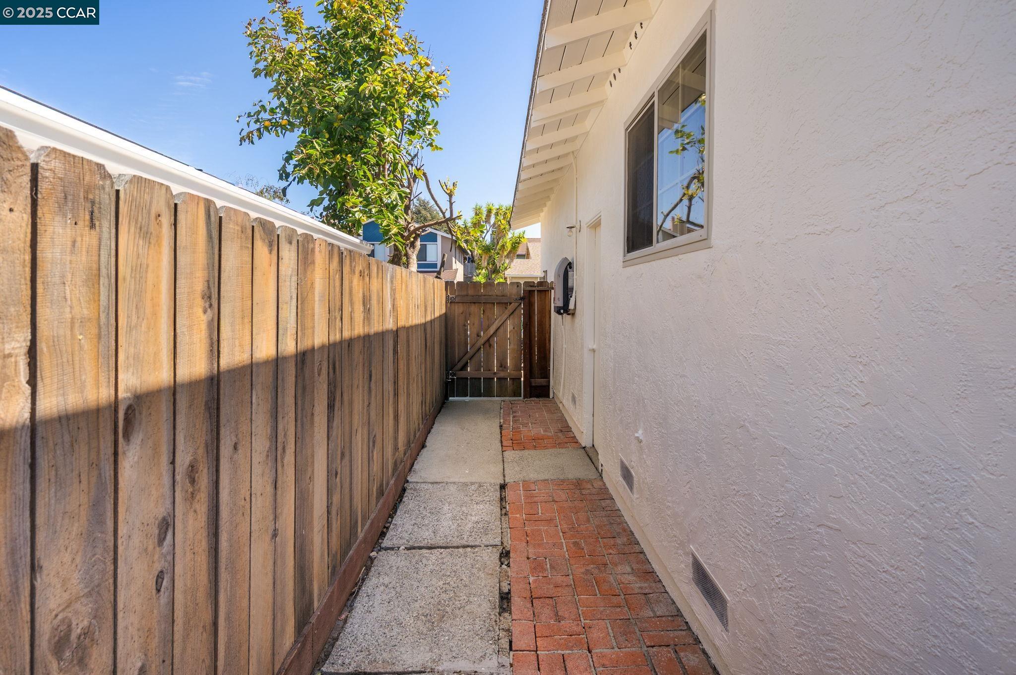Detail Gallery Image 28 of 42 For 103 Columbine Dr, Hercules,  CA 94547 - 3 Beds | 2 Baths