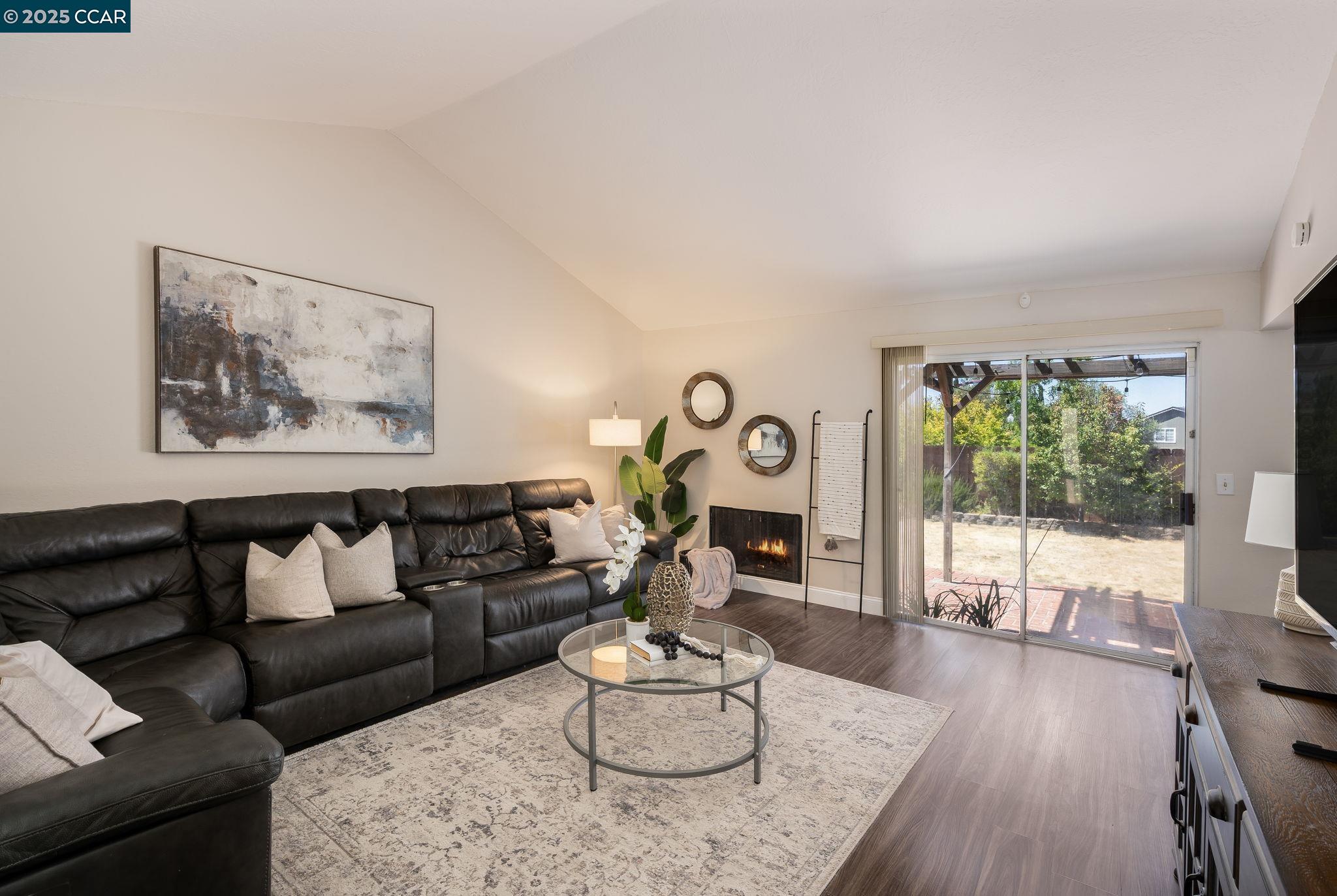 Detail Gallery Image 7 of 42 For 103 Columbine Dr, Hercules,  CA 94547 - 3 Beds | 2 Baths
