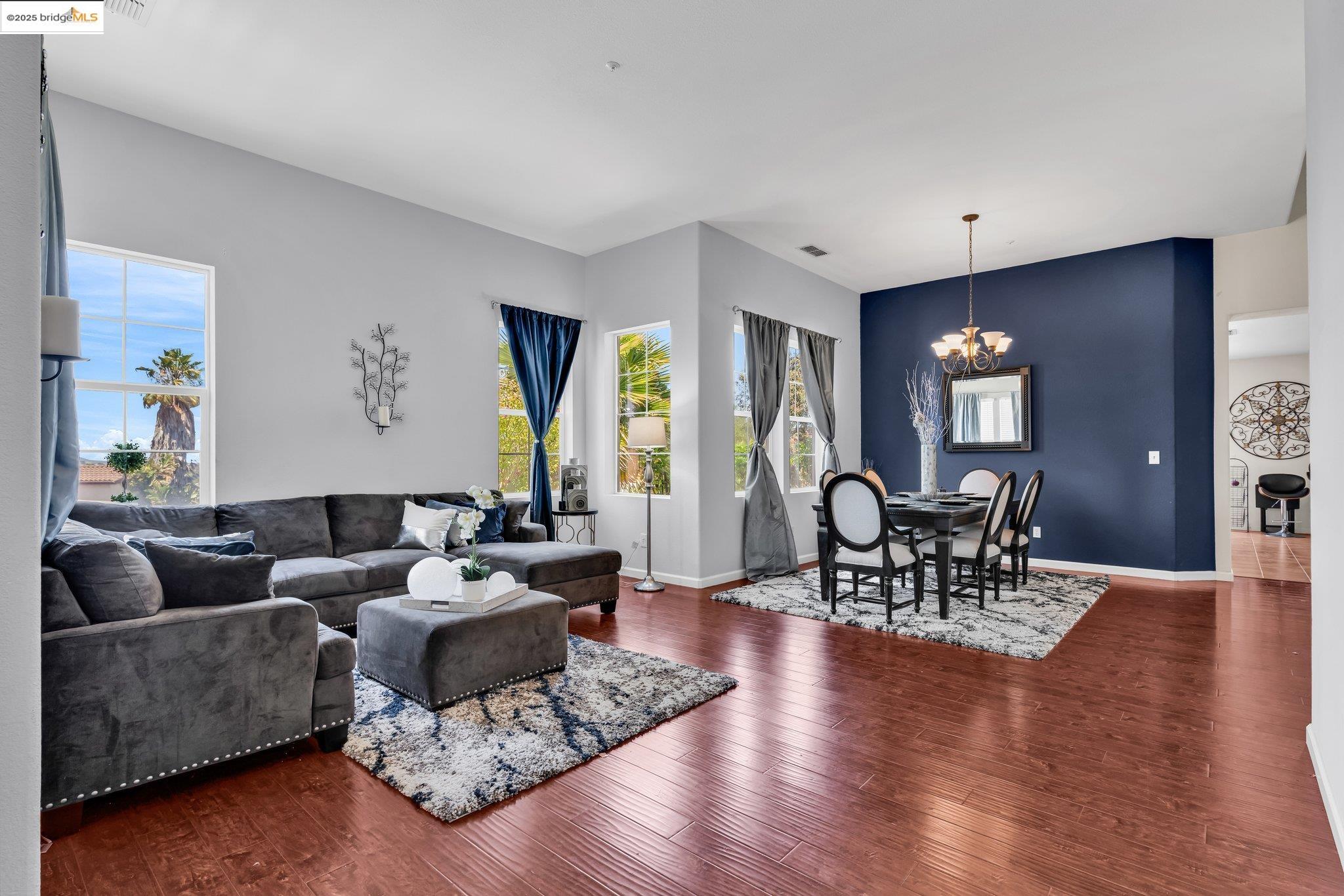 Detail Gallery Image 3 of 37 For 2 Starling Ct, American Canyon,  CA 94503 - 5 Beds | 3 Baths