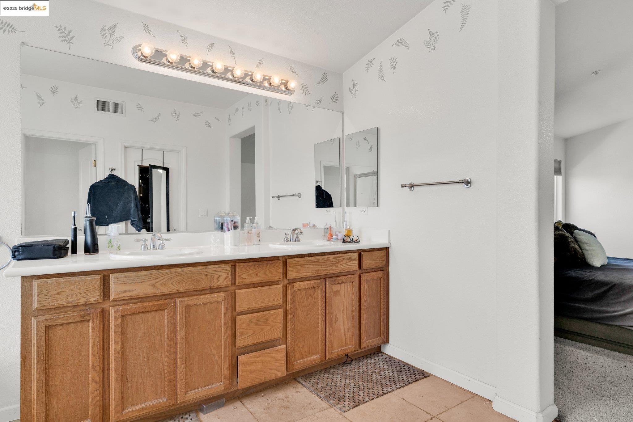 Detail Gallery Image 25 of 37 For 2 Starling Ct, American Canyon,  CA 94503 - 5 Beds | 3 Baths