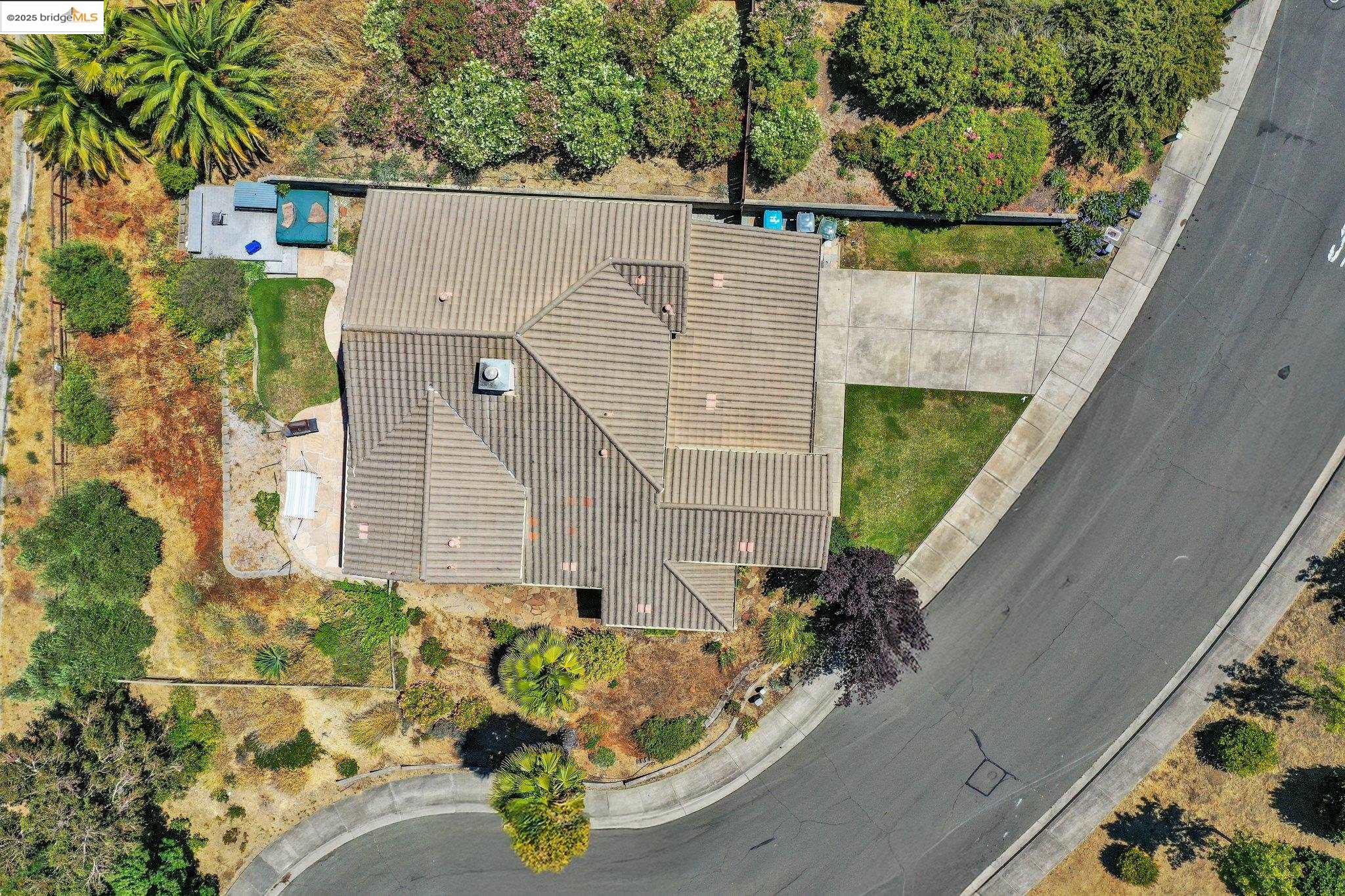 Detail Gallery Image 35 of 37 For 2 Starling Ct, American Canyon,  CA 94503 - 5 Beds | 3 Baths