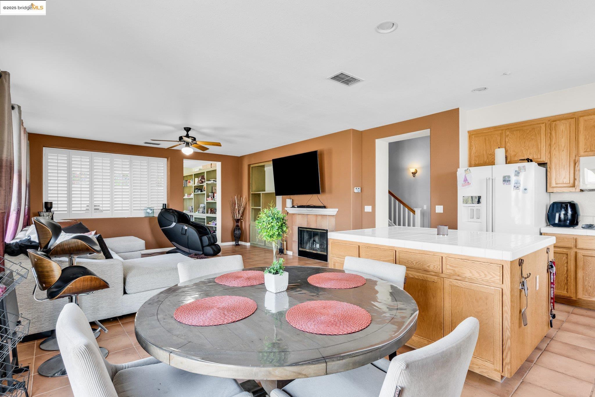 Detail Gallery Image 10 of 37 For 2 Starling Ct, American Canyon,  CA 94503 - 5 Beds | 3 Baths
