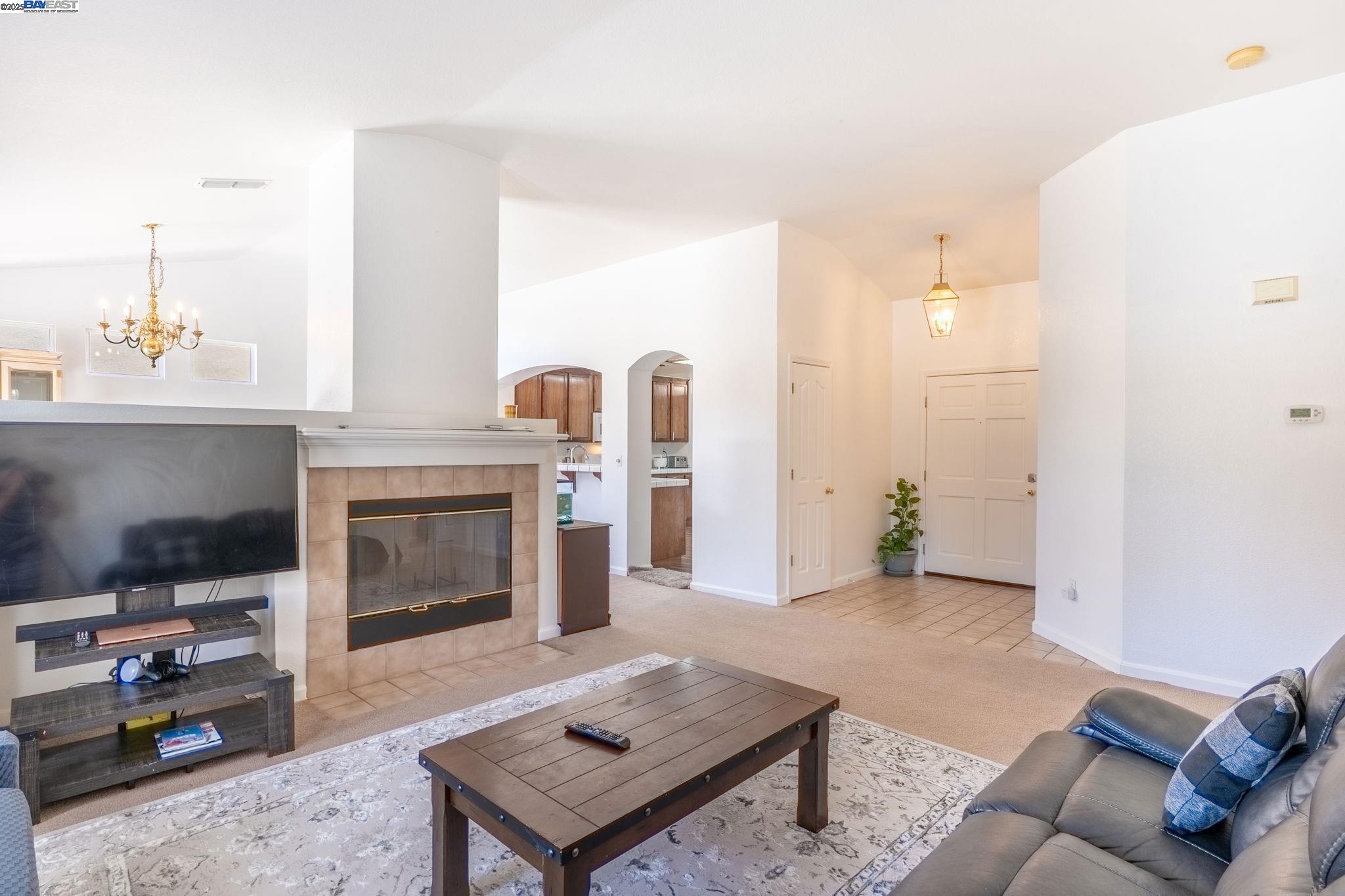 Detail Gallery Image 13 of 39 For 1721 Southbrook St, Tracy,  CA 95377 - 4 Beds | 2 Baths