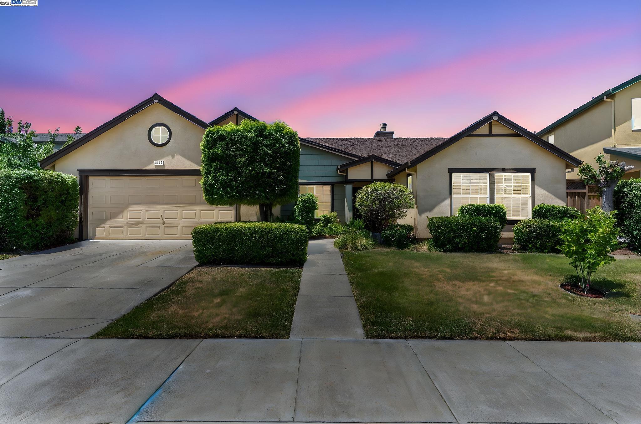 Detail Gallery Image 3 of 39 For 1721 Southbrook St, Tracy,  CA 95377 - 4 Beds | 2 Baths
