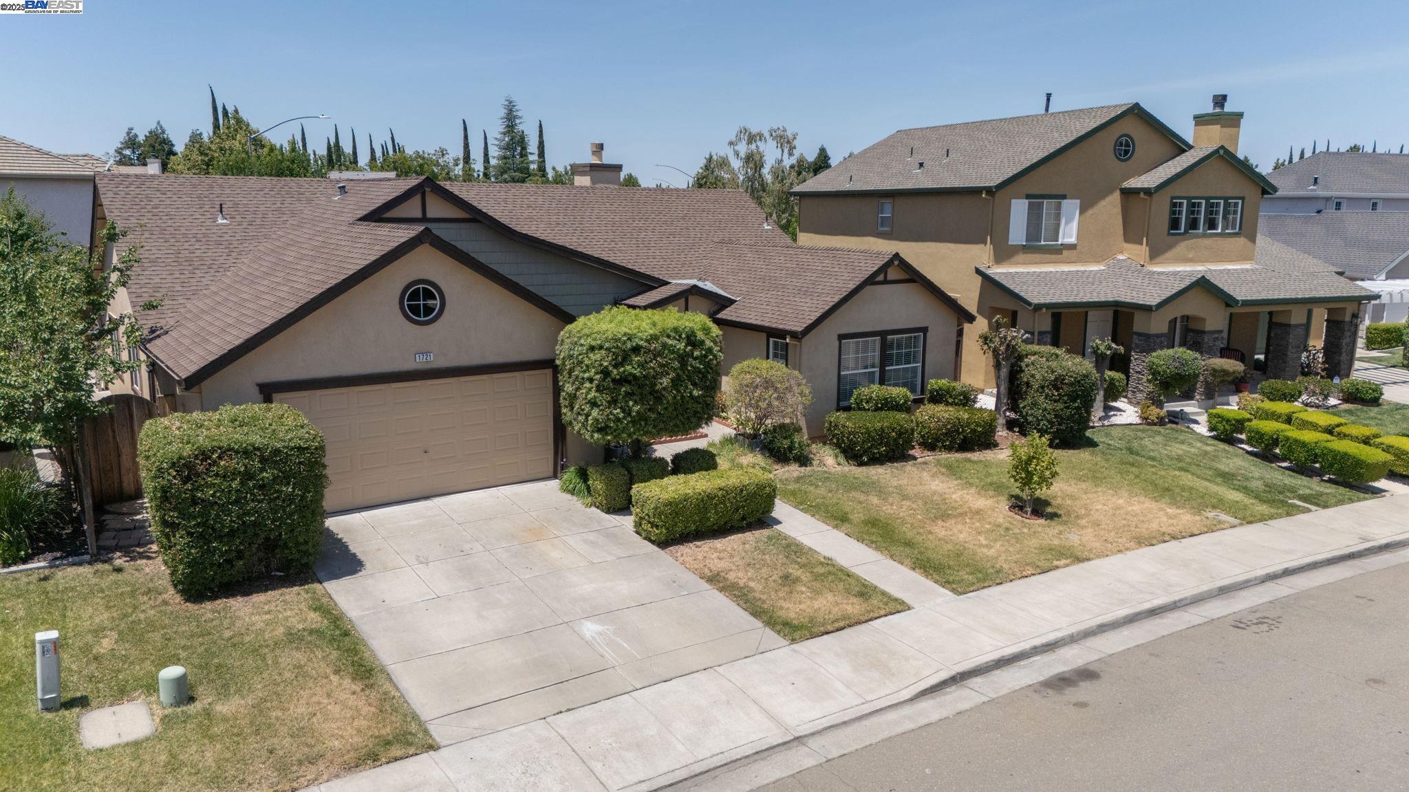 Detail Gallery Image 8 of 39 For 1721 Southbrook St, Tracy,  CA 95377 - 4 Beds | 2 Baths