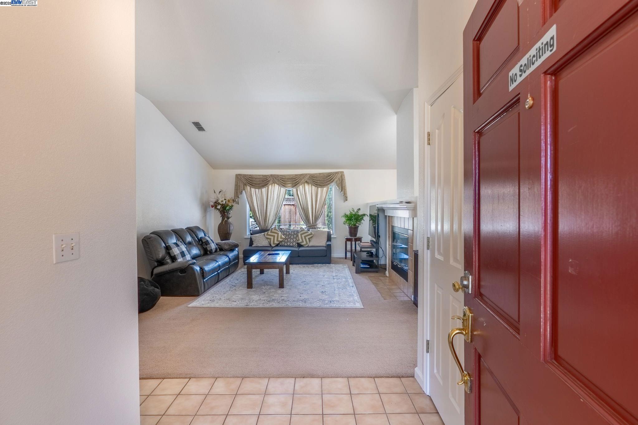 Detail Gallery Image 10 of 39 For 1721 Southbrook St, Tracy,  CA 95377 - 4 Beds | 2 Baths