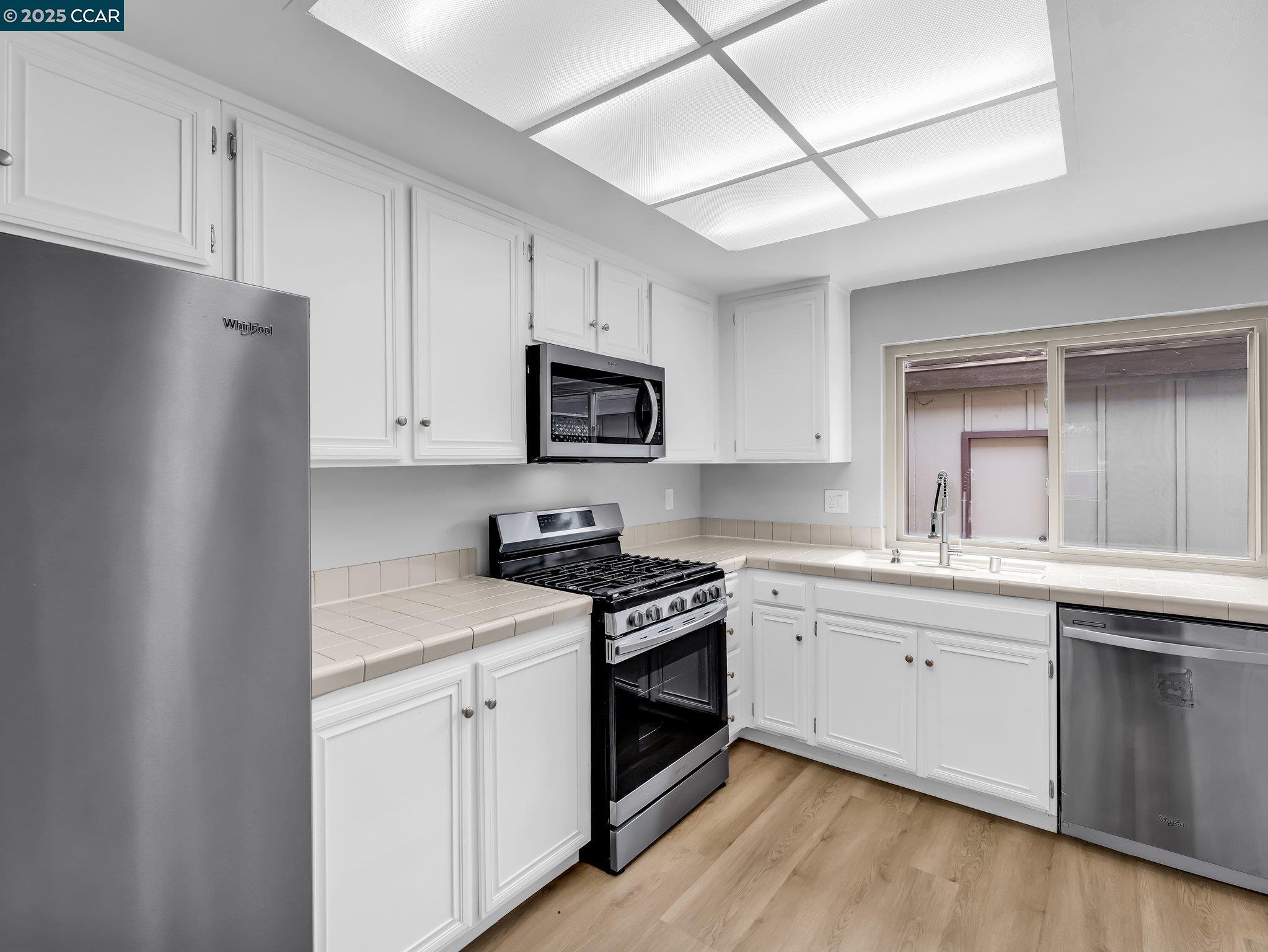 Detail Gallery Image 12 of 51 For 814 Heartwood Way, San Jose,  CA 95133 - 3 Beds | 1/1 Baths