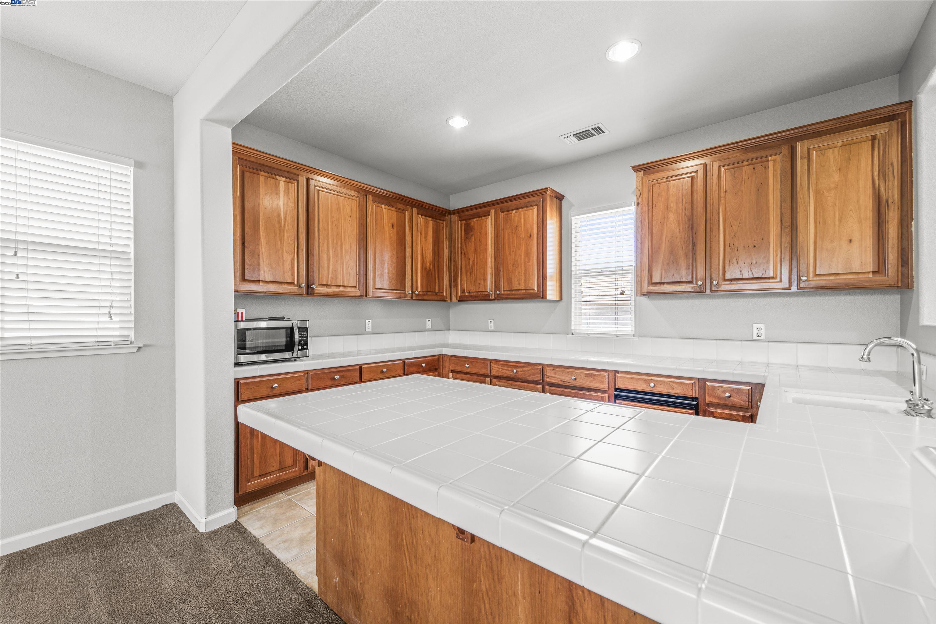 Detail Gallery Image 30 of 59 For 3684 Otter Brook Loop, Discovery Bay,  CA 94505 - 4 Beds | 3/1 Baths